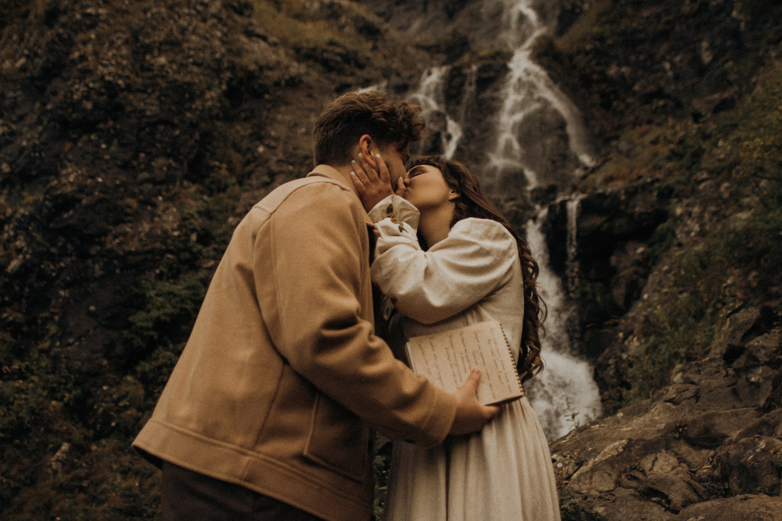 Клятва у водопада. Фотограф Сочи. Екатерина Афанасьева