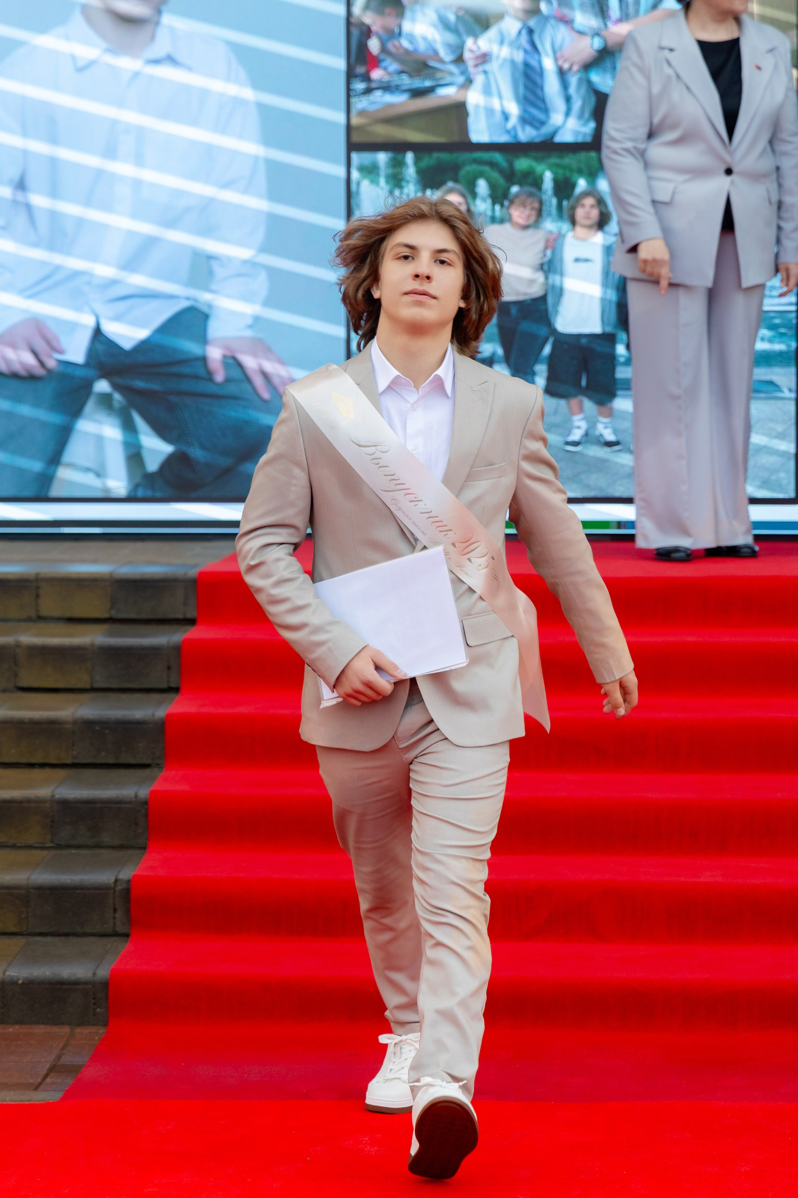 Школьный выпускной 2025 год в Минске, Беларуси. Свадебный фотограф в Минске/Беларуси Сергей Спиридонов