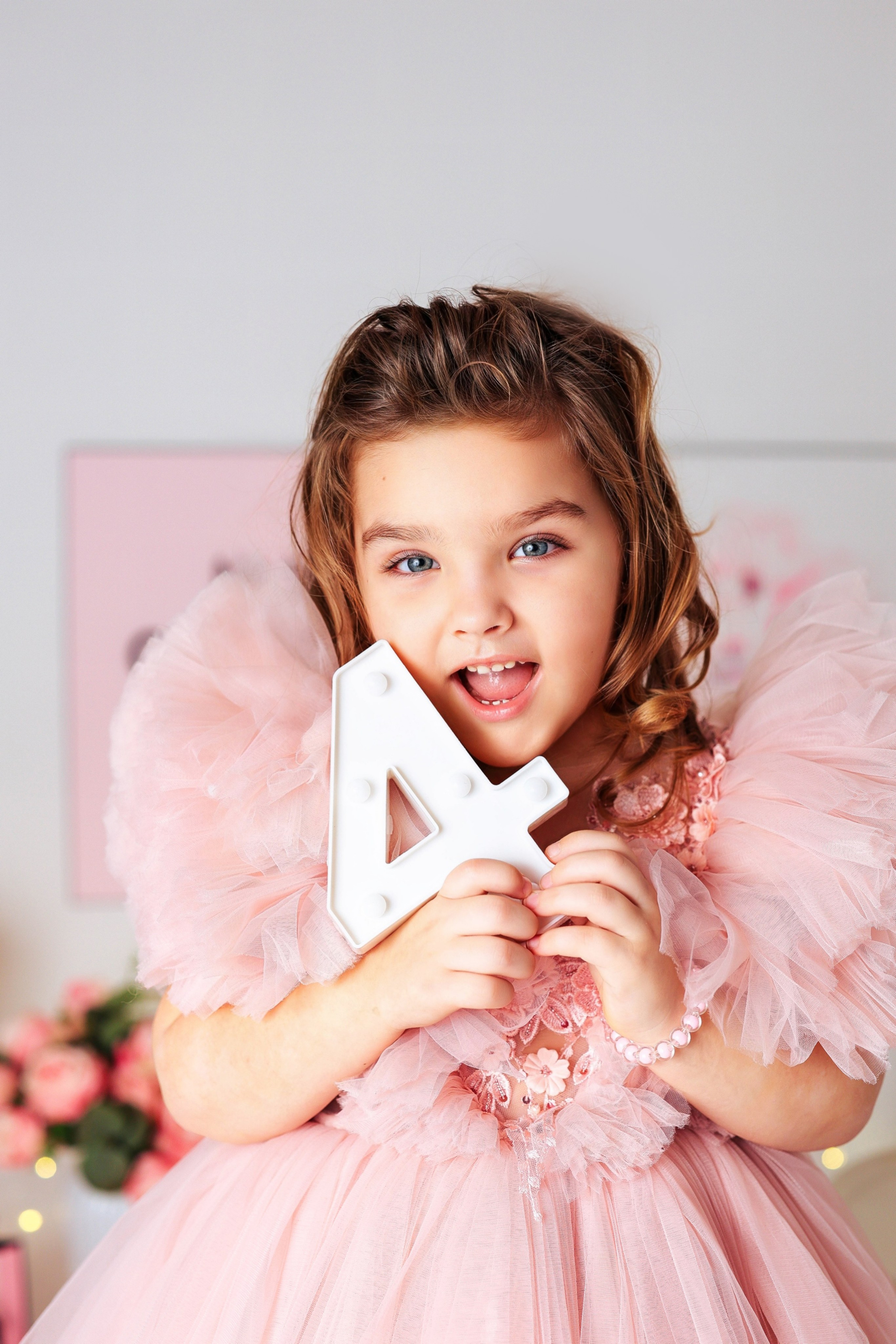 Малышки Антураж