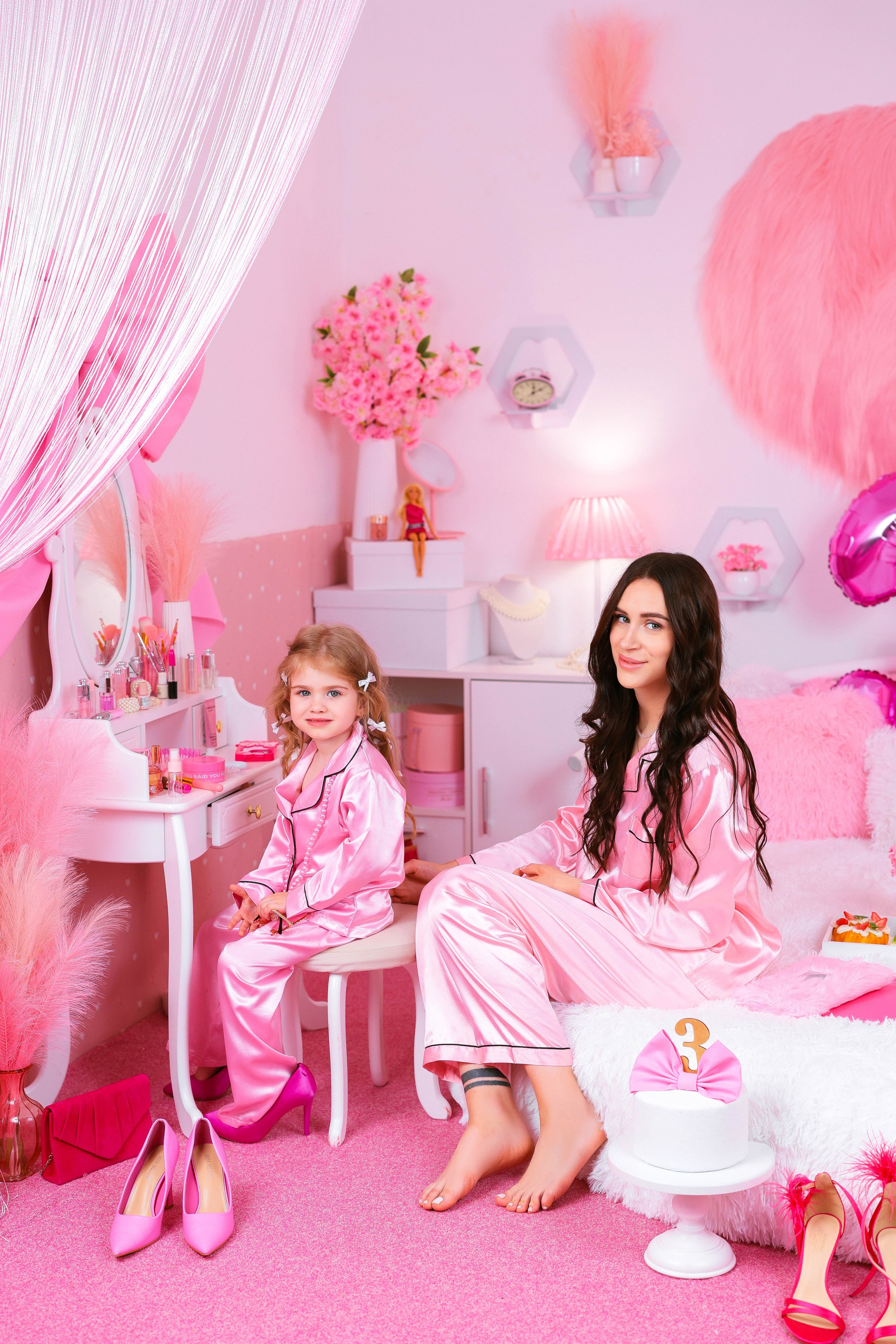 РОЗОВАЯ КОМНАТА