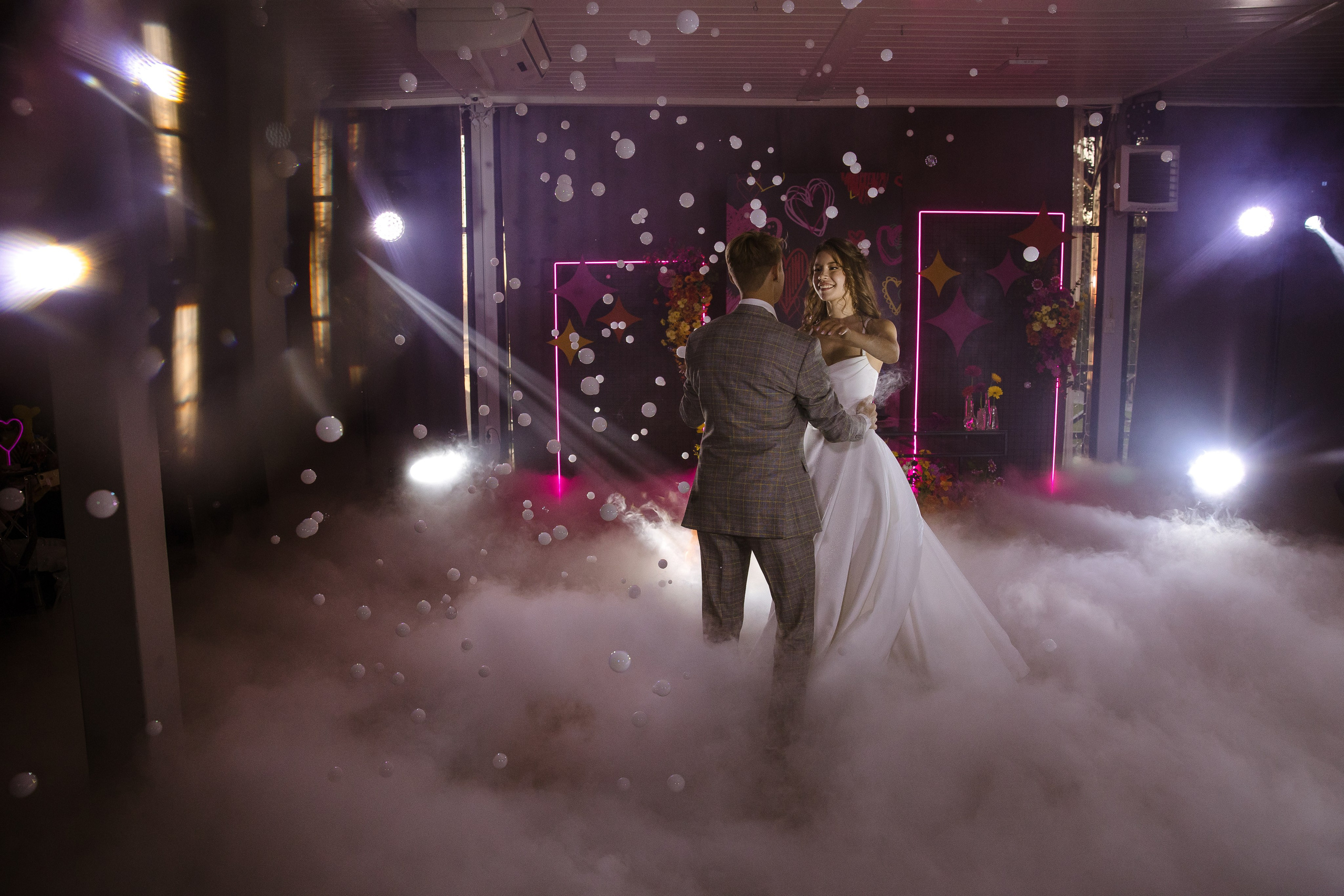 Яркая свадьба в «Нет на карте» в Самаре. Свадебный и семейный фотограф в Самаре и Тольятти | Елена Топанцева