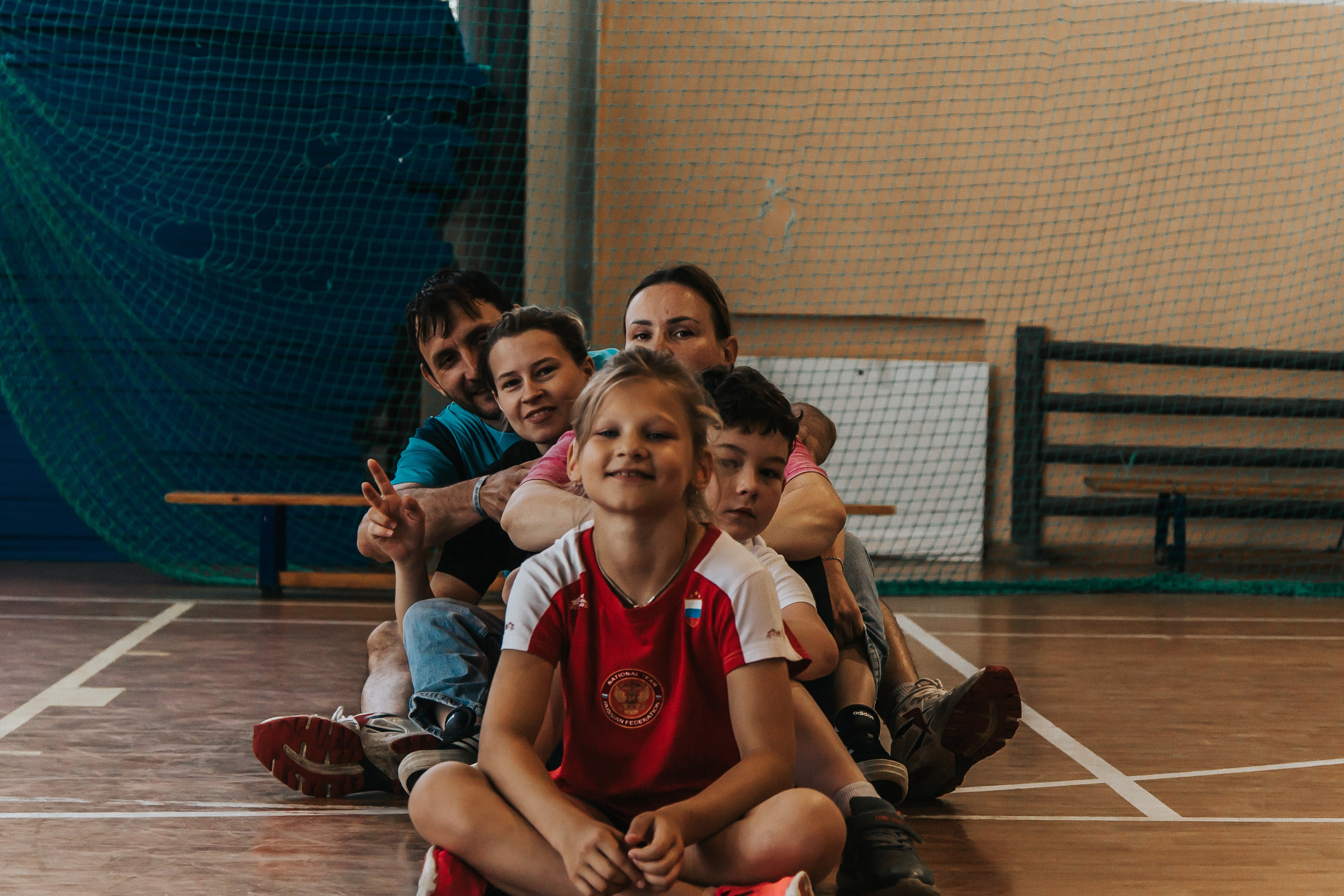 Репортажная спортивная съемка г. Королев стадион Металлист «папа, мама, я — спортивная семья». Юлия Егорова | Свадебный фотограф, семейный фотограф Москва, МО • Портреты • репортажи • день рождения • Love Story • дети