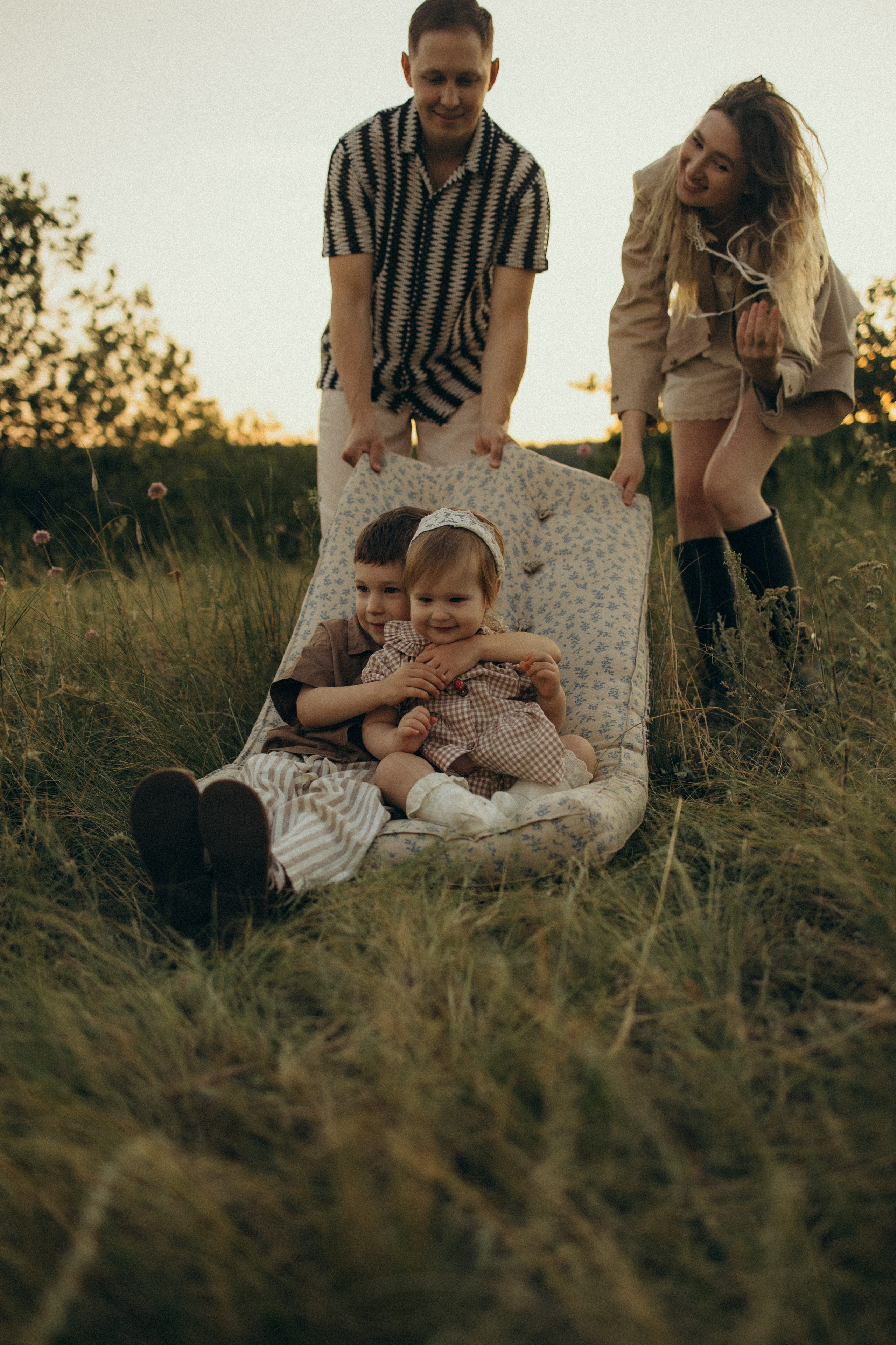 Счастливые моменты детства. Фотокарточки о вас и о большой любви!