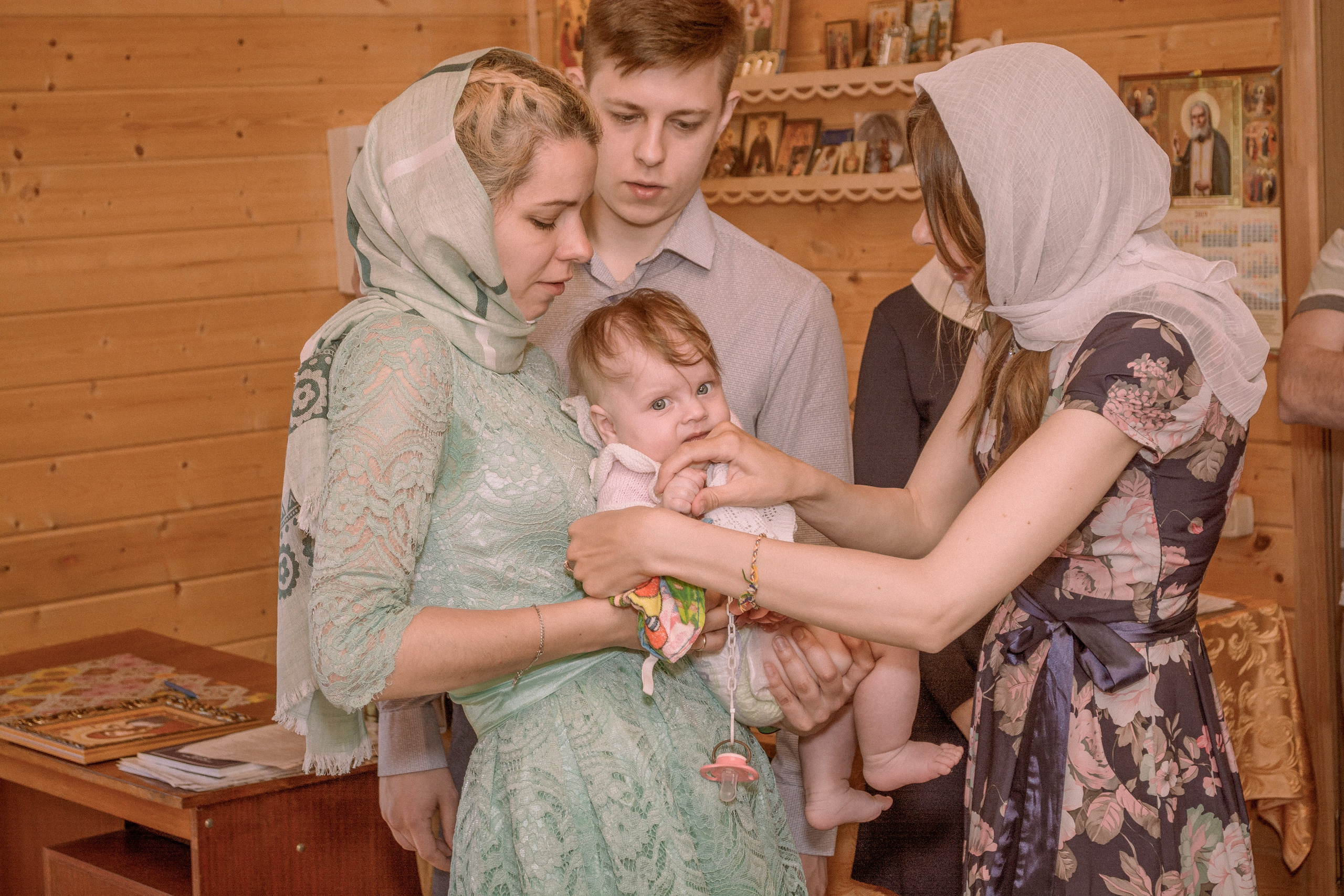 Крещение Василисы в храме Николая Чудотворца в д. Старый погост. Фотограф Евгений Егоров