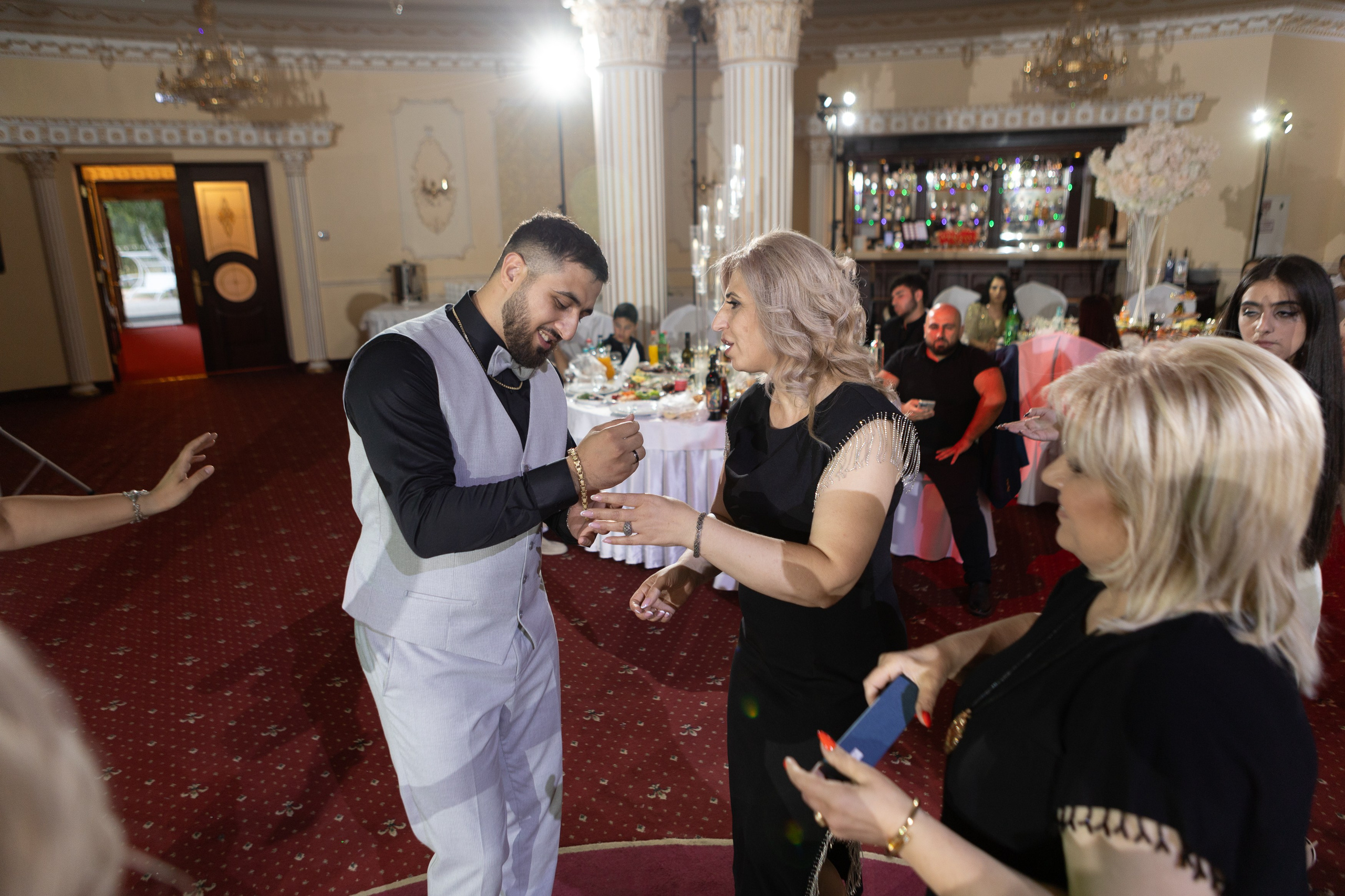 Свадебный фотограф Уфа — Руслан ГабдлисламовЖивые эмоции, красивые кадры, воспоминания на всю жизнь.Работаю по всей Республике Башкортоста. Свадебный фотограф Уфа Руслан Габдлисламов