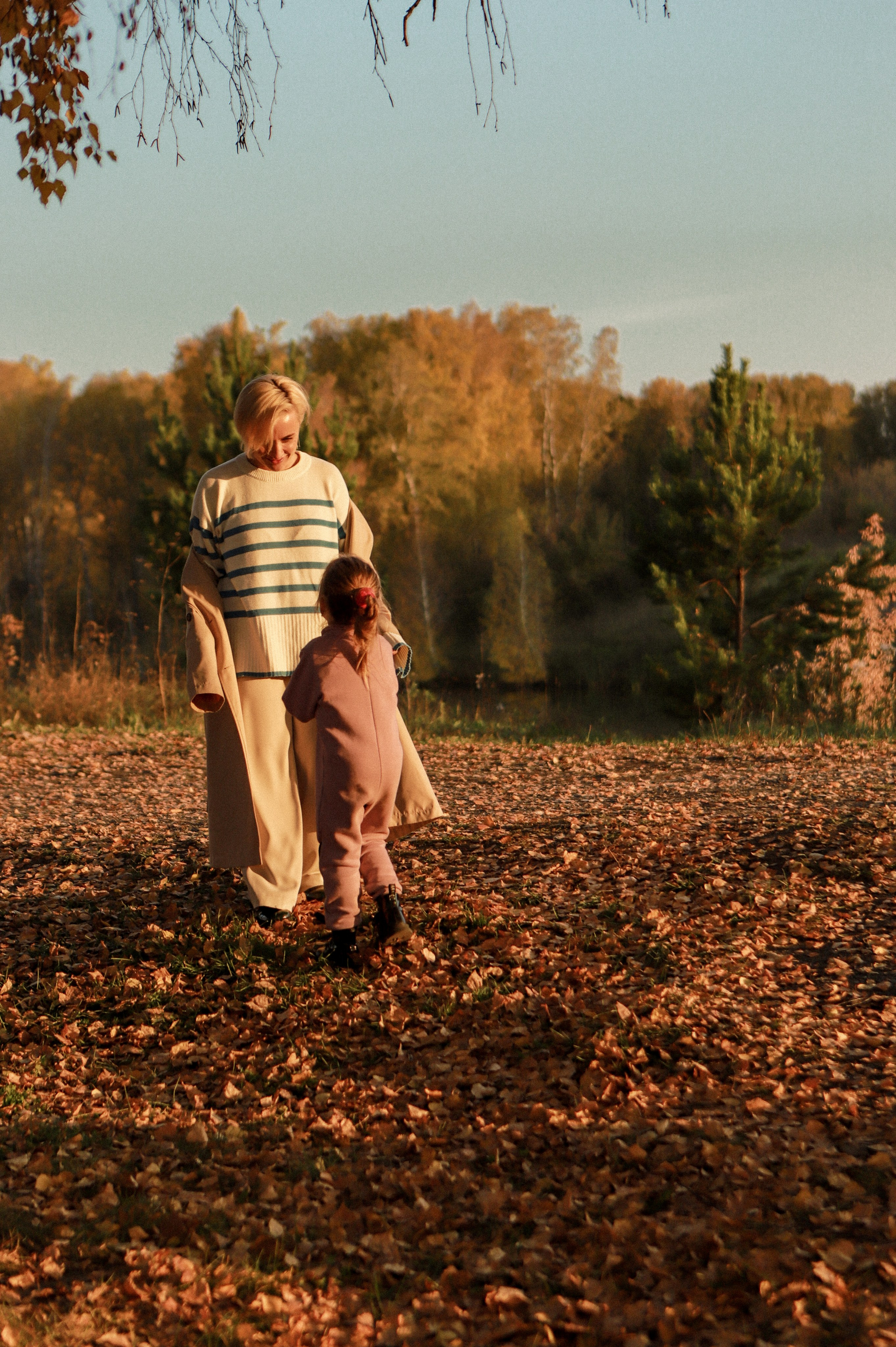 Семейная фотосессия - Осенний закат у озера. Семейный и женский фотограф Кемерово Мария Степ