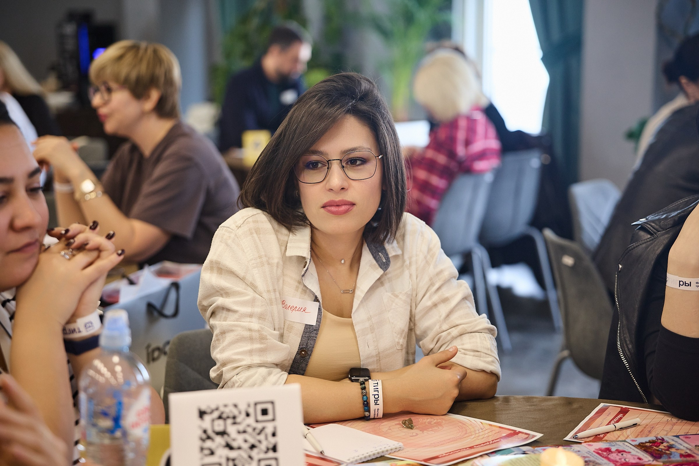 Репортажная съемка на психологическом мероприятии. Профессиональный фотограф в Сочи Виктория Джой. Обучение