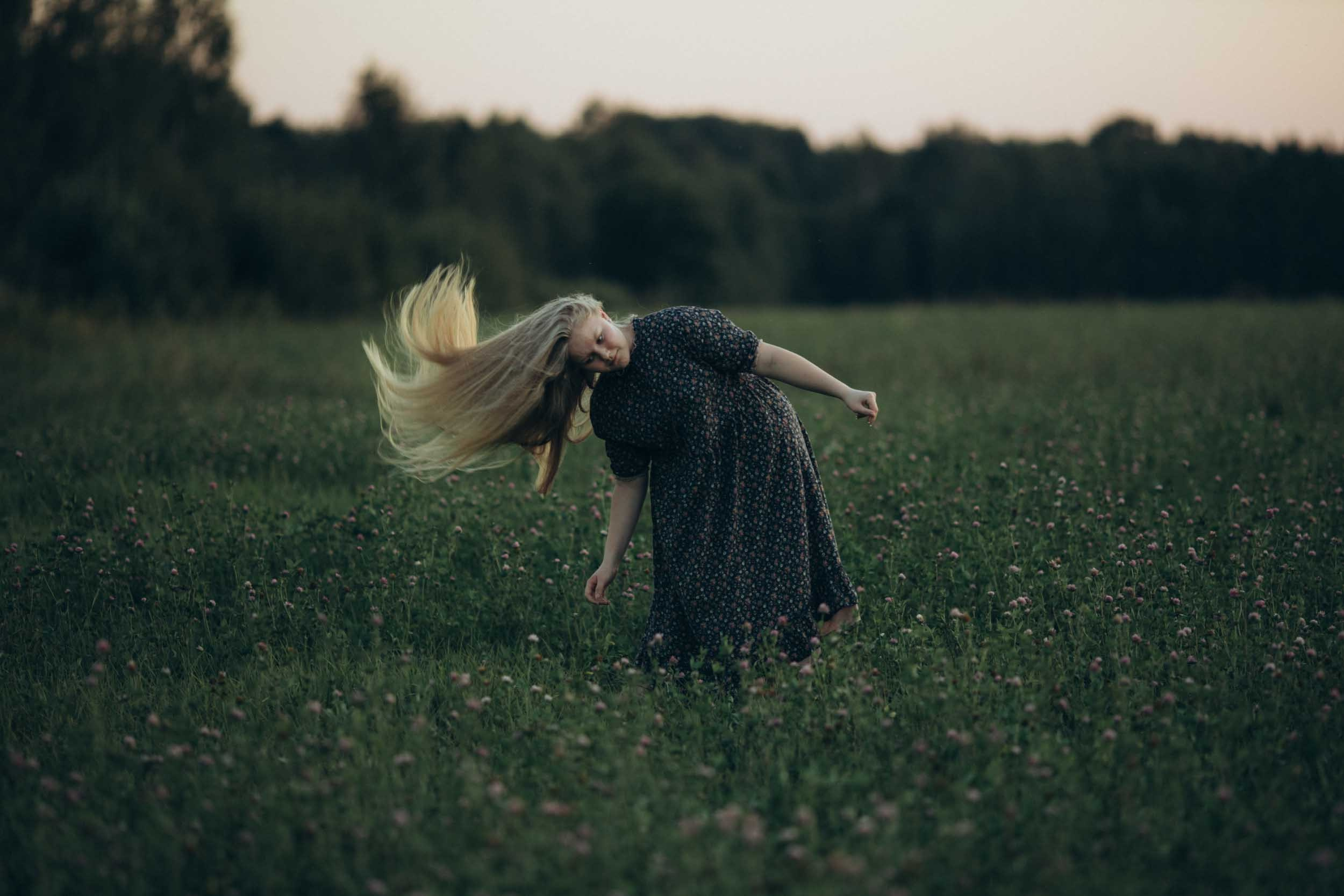 Девушка в платье. Наталия Клевинскас портретный фотограф в Костроме