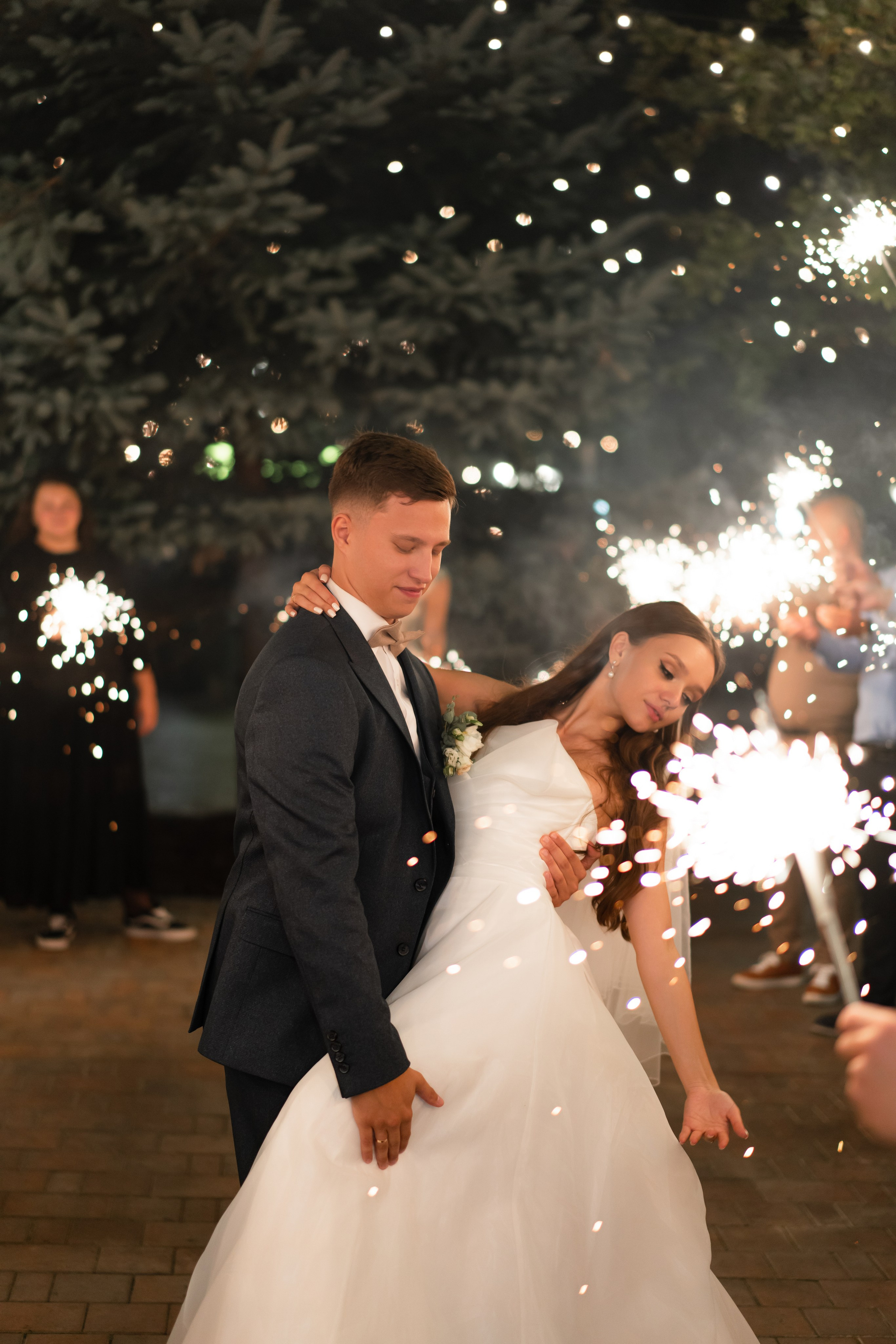Свадебная фотосессия в Москве. Фотосъёмка в усадьбе Царицыно. Свадебный фотограф Вера Климова