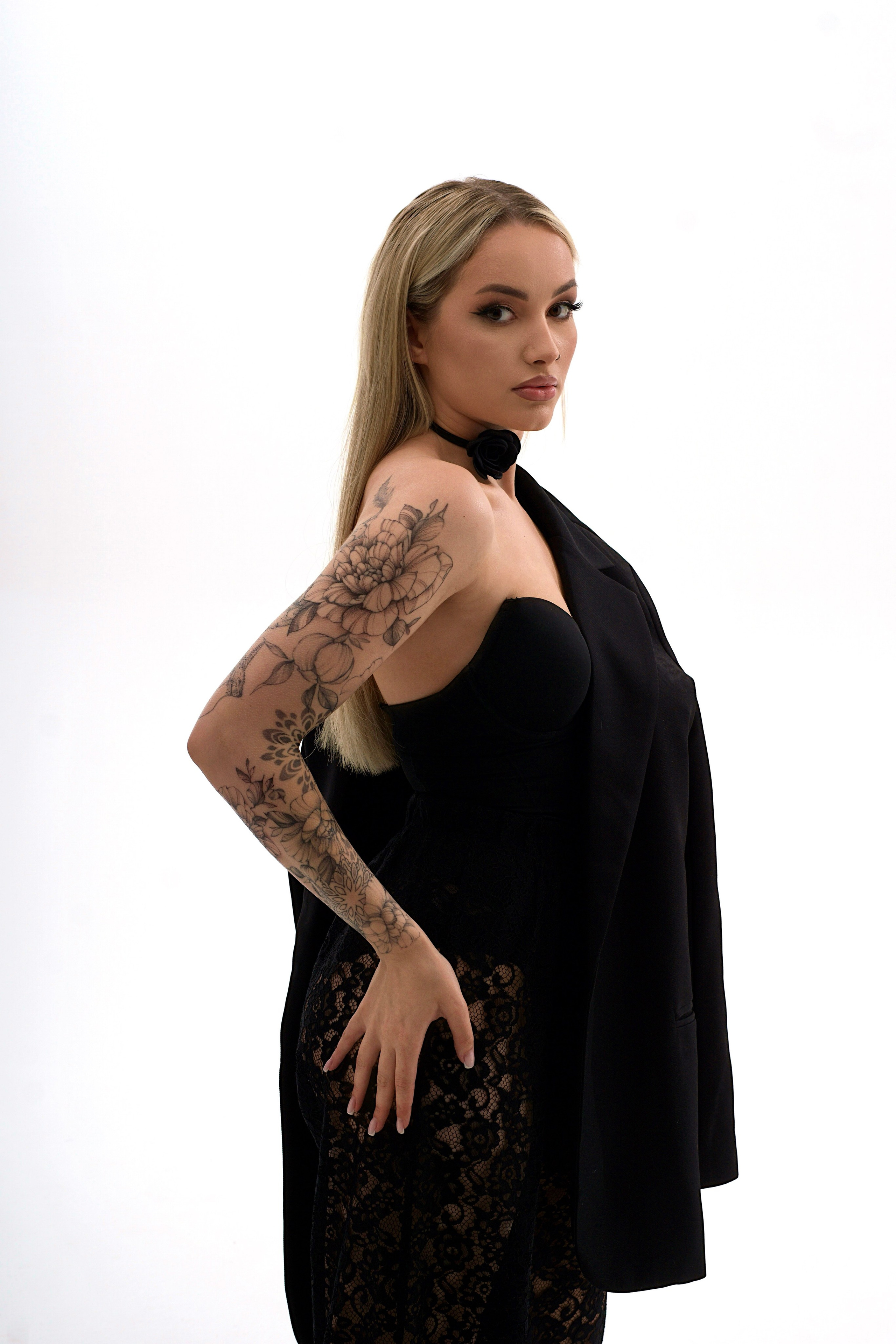 Контент-съемка для мастеров студии по тату и ПМ. Pomanovskaya.ru / женский фотограф