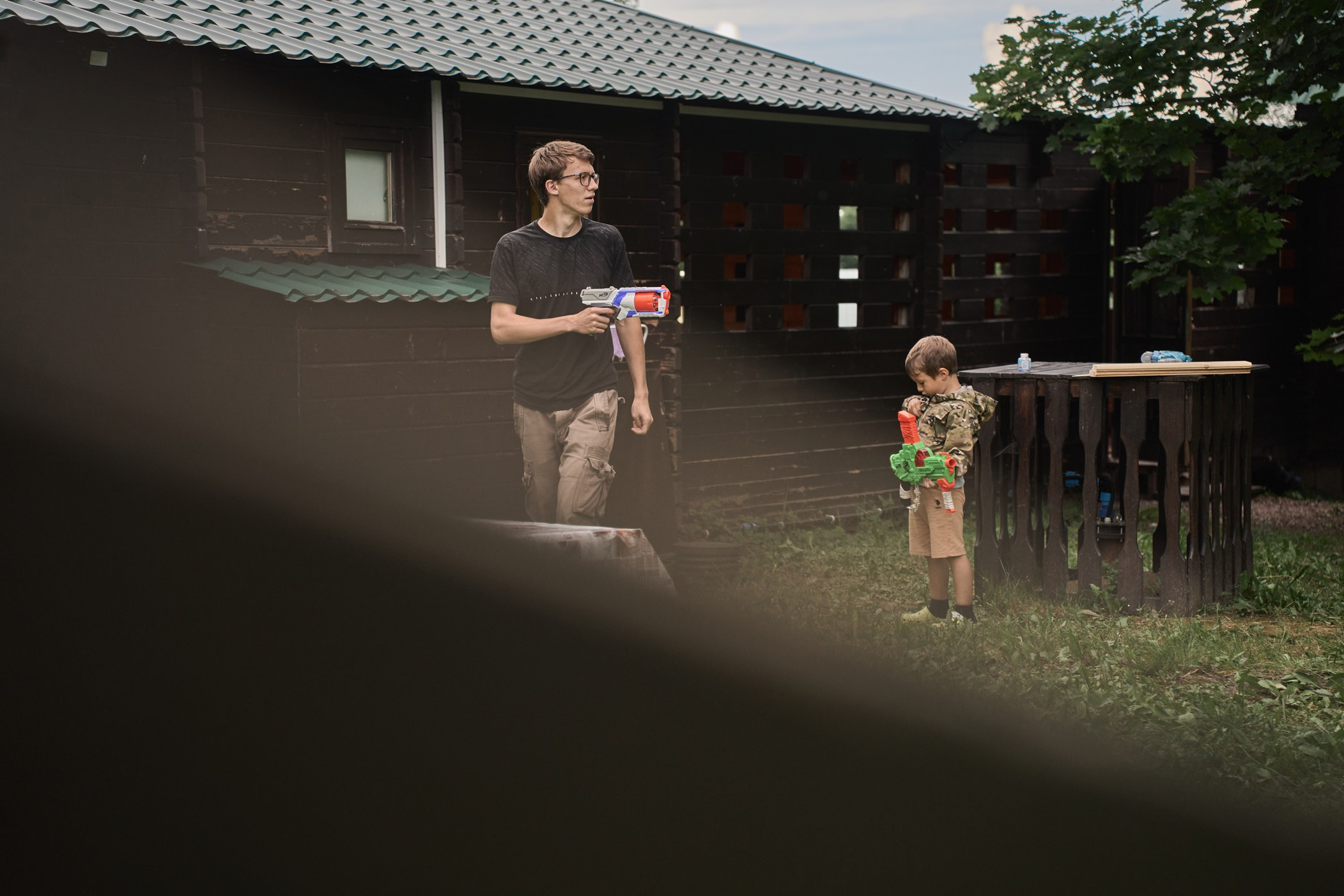 Пшеничное поле, битва Nerf и домик художницы. Фотограф Женя Пашкина