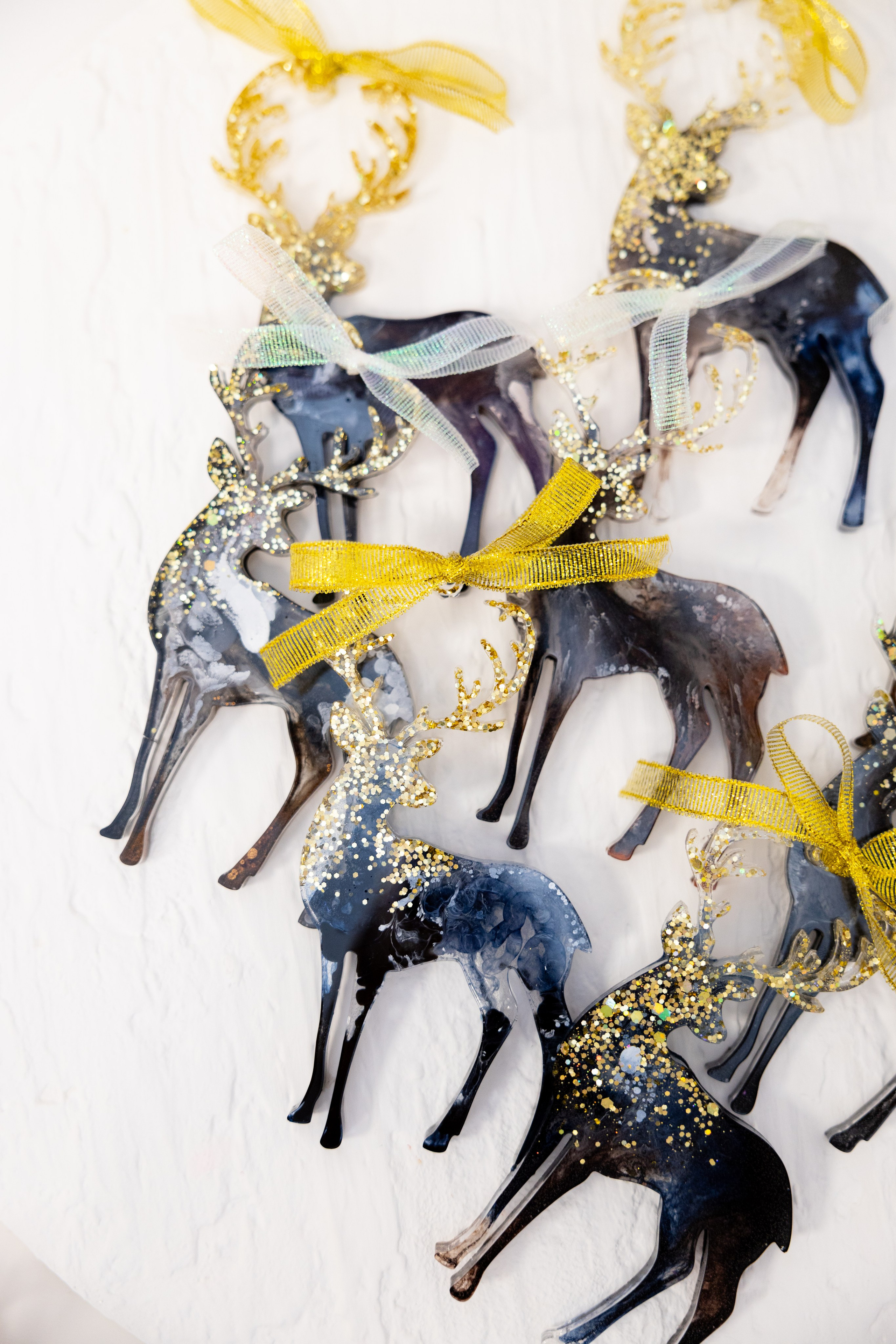 Елочные игрушки из смолы. Художник Якимова Юлия картины в интерьер и предметы декора