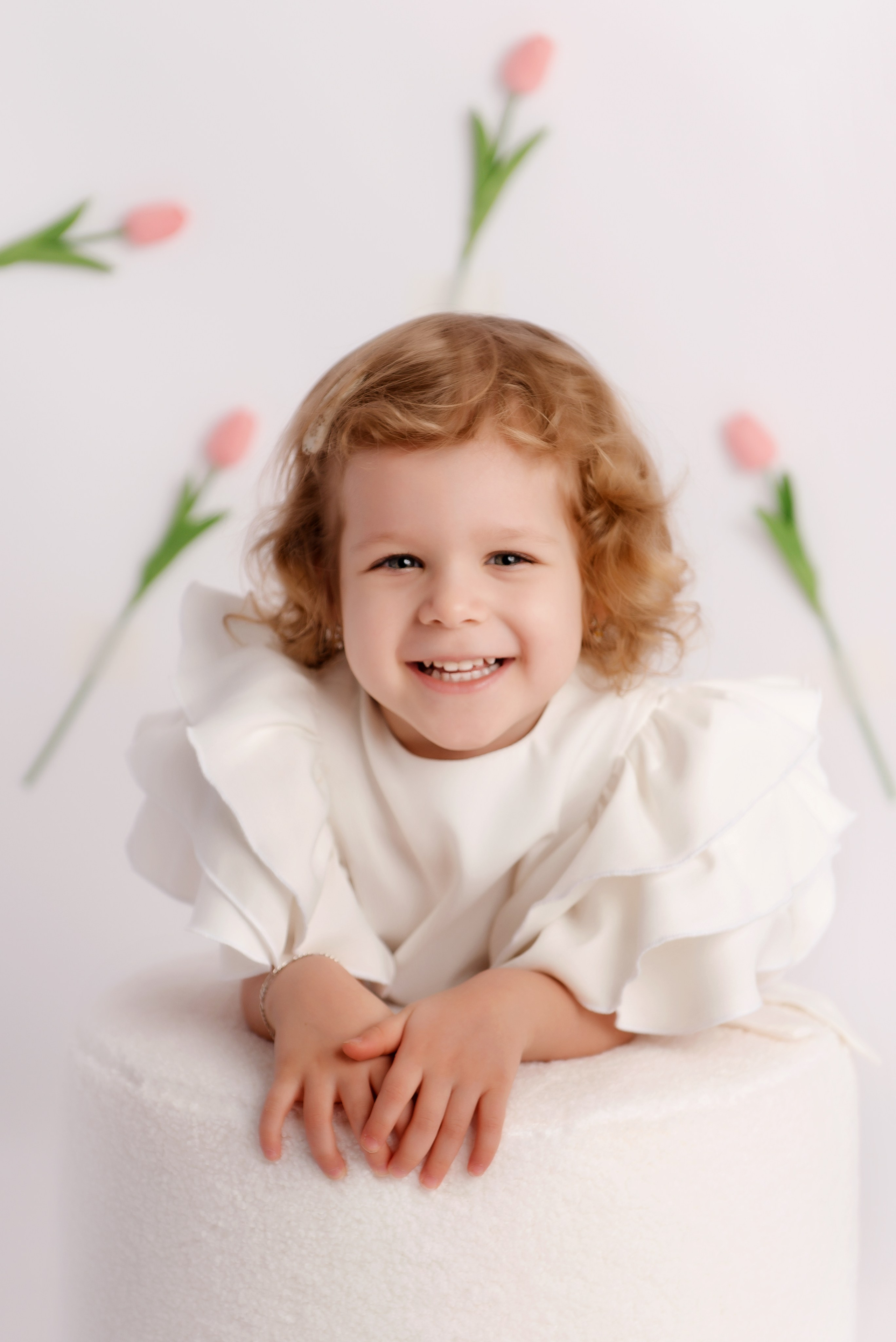 Съёмка с цветами Весенний проект. Детский фотограф в Долгопрудном и Москве