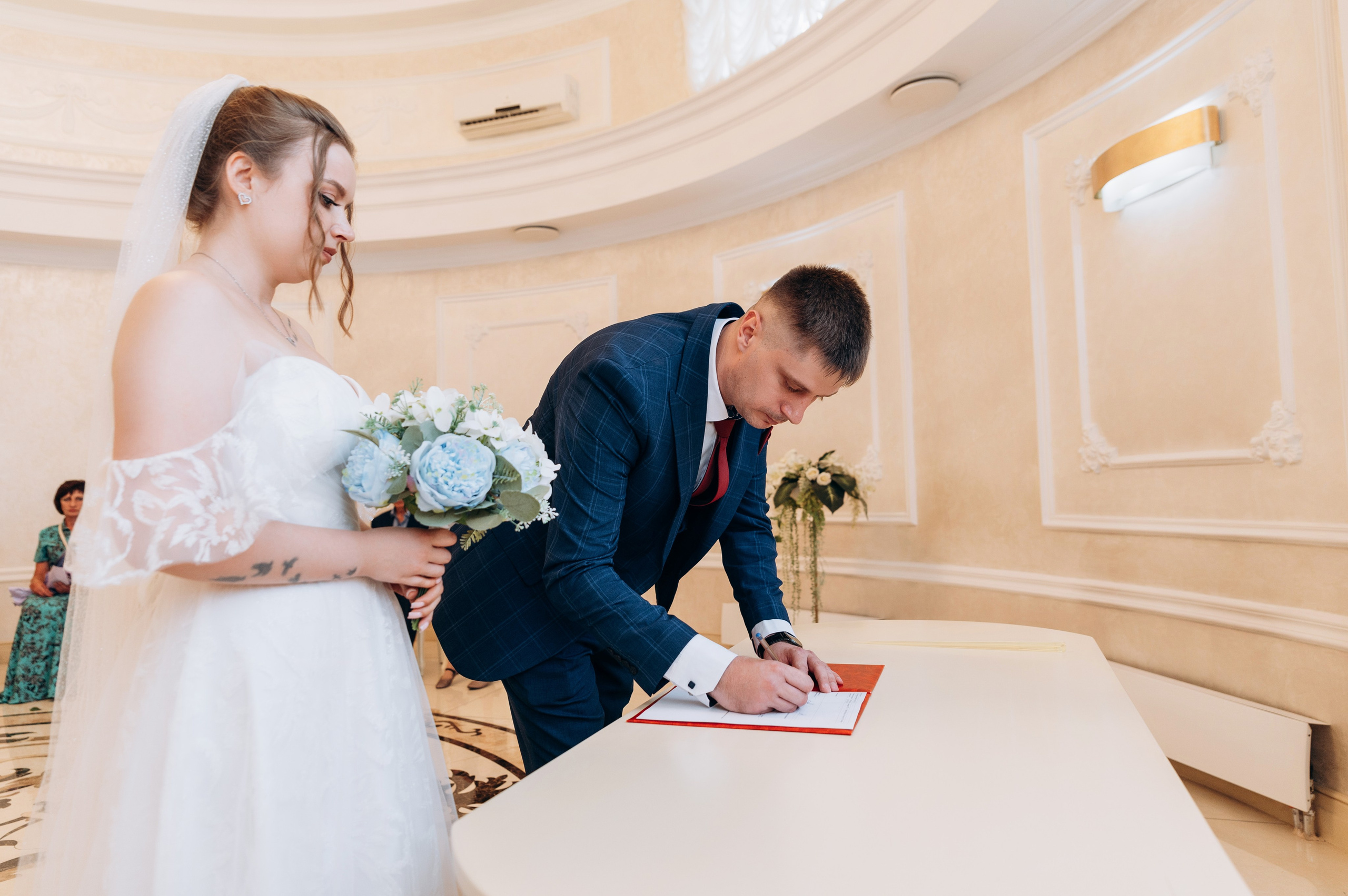 Прогулка, регистрация, банкет. Фотограф в Новосибирске