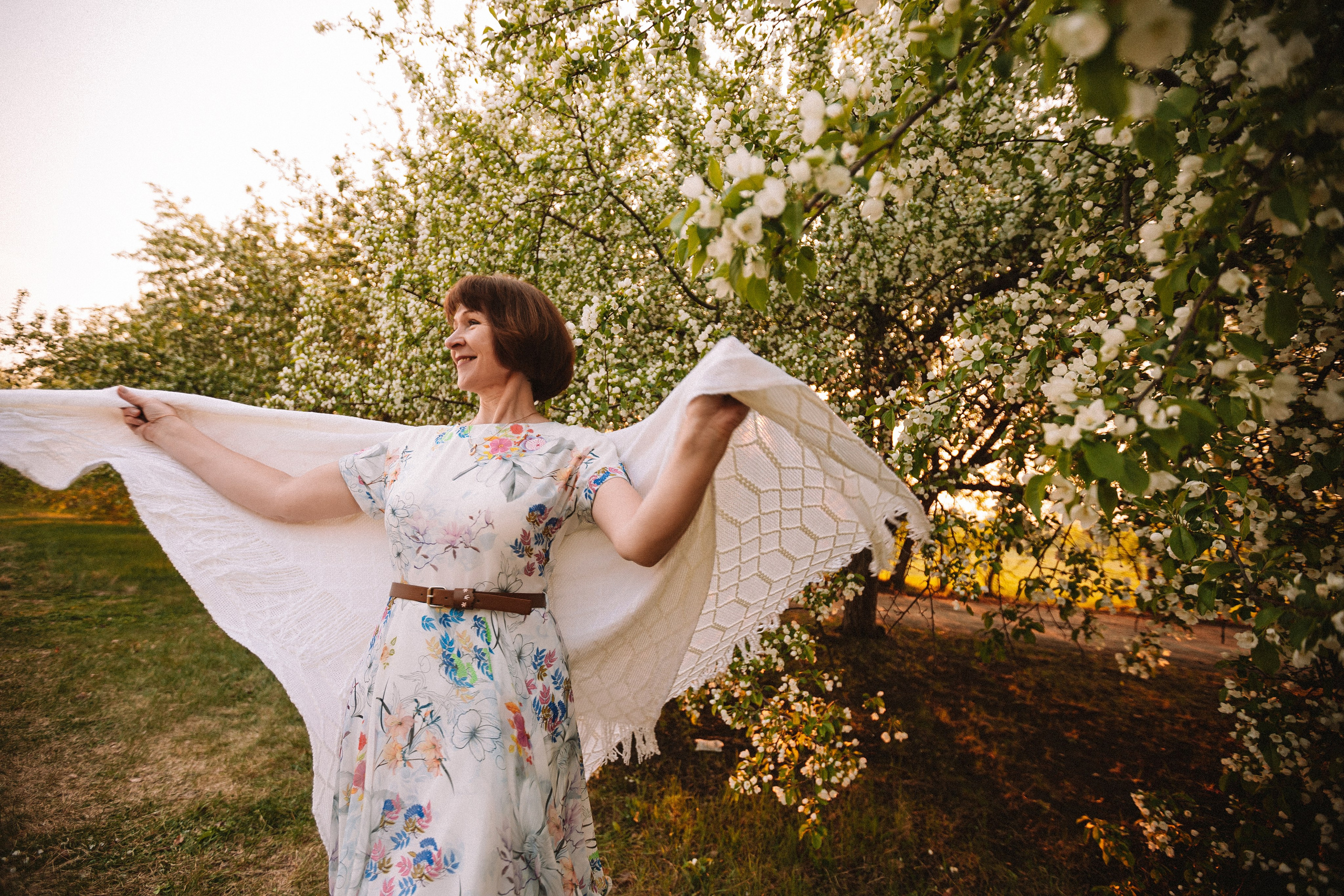 Яблони. Семейный фотограф Тюмень, фотограф на роды Салмина Мария