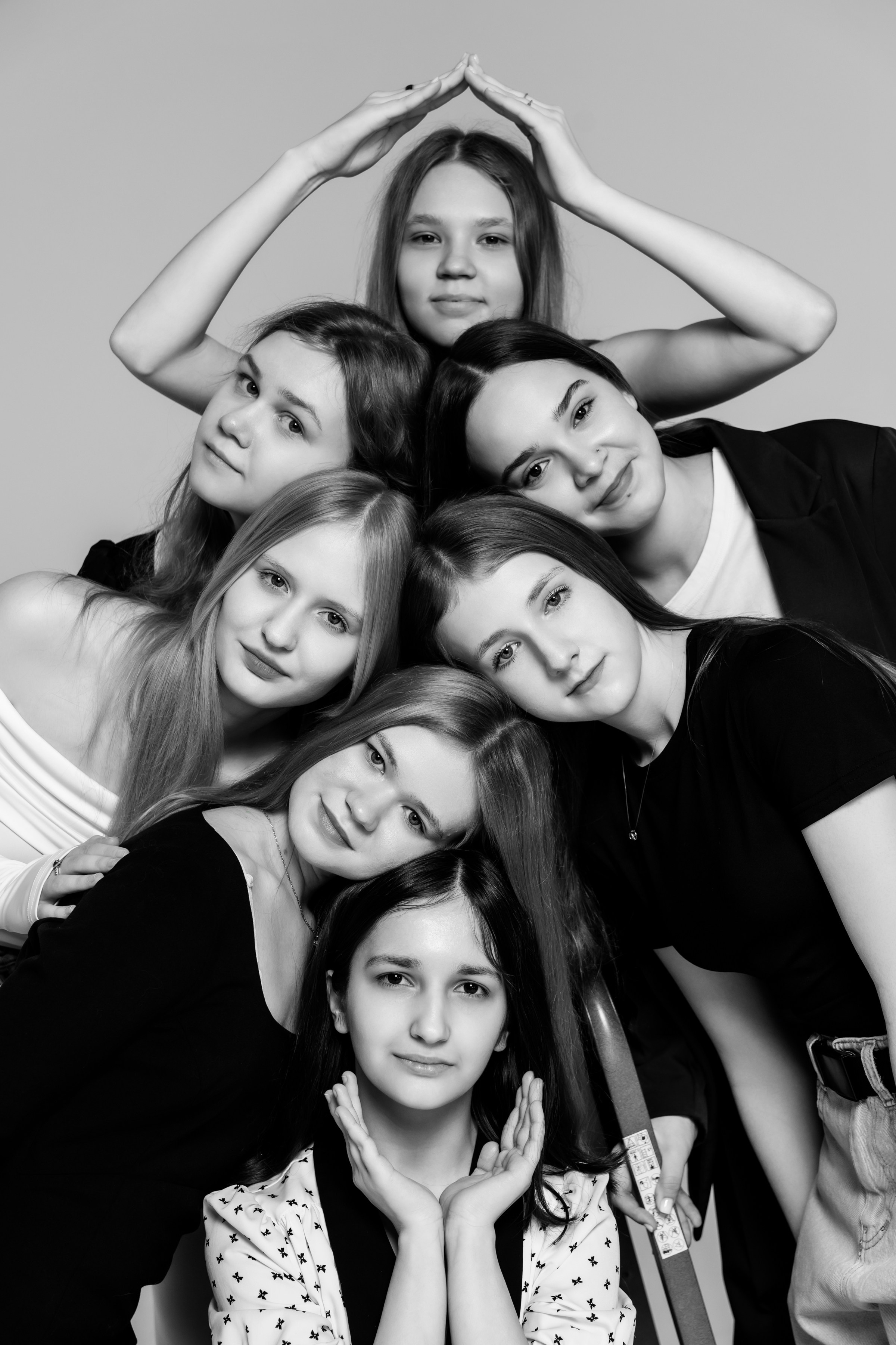 Групповые на белой циклораме. ВЫПУСКНЫЕ АЛЬБОМЫ, Школьный фотограф, семейный и свадебный в Саратове и области Ольга Плаксина