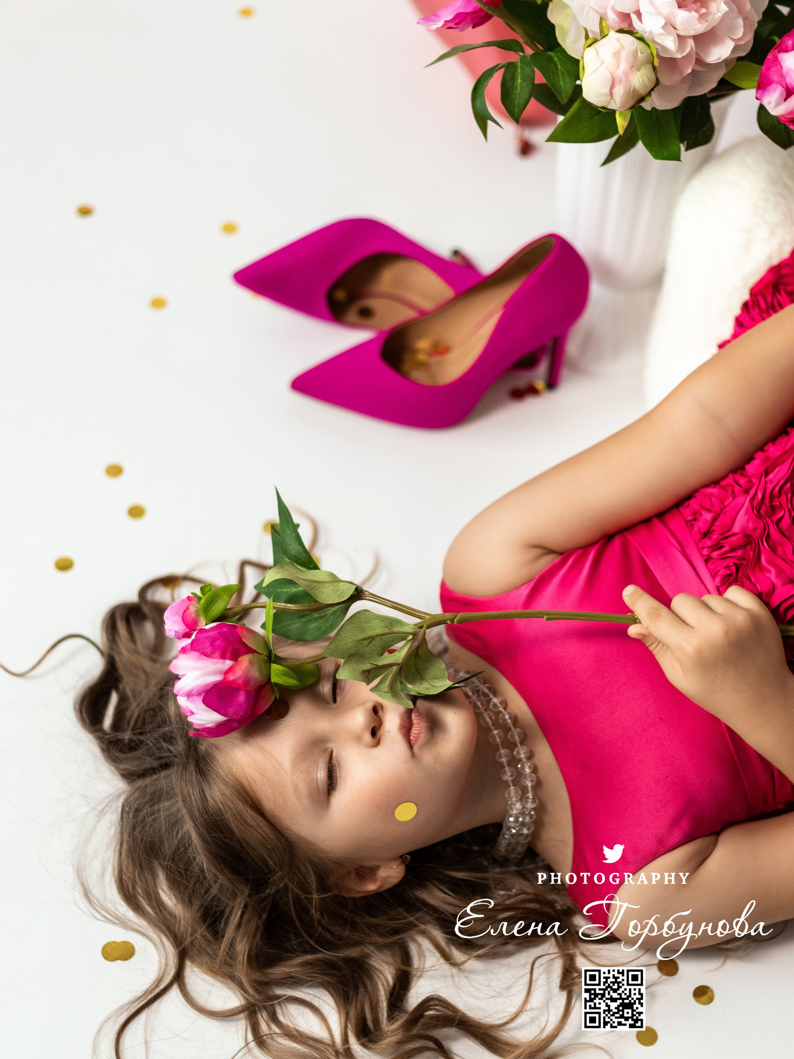 «Модница в розовом» В моей студии. Вероника и Александра. 2024. Фотограф Пермь. Свадьбы. Семья и дети, школа, д. сад. Фотокниги