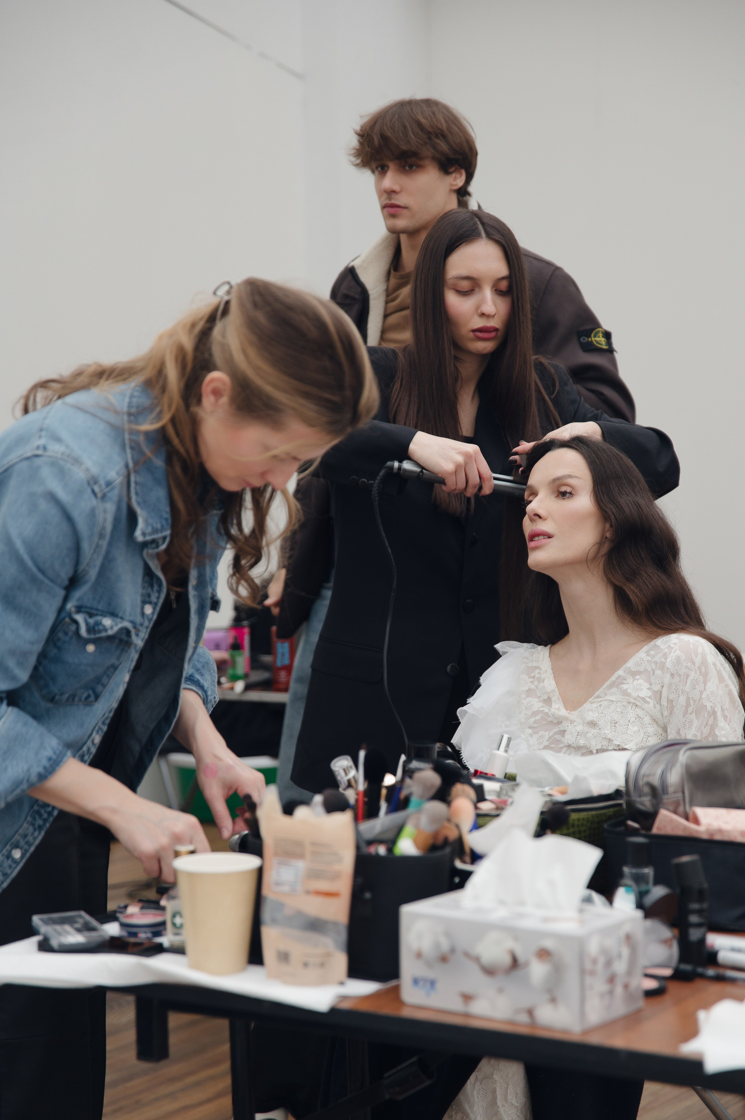 Бекстейдж показа «Новые Имена» собака.ru|ДЛТ. Портретный и репортажный фотограф в Санкт-Петербурге