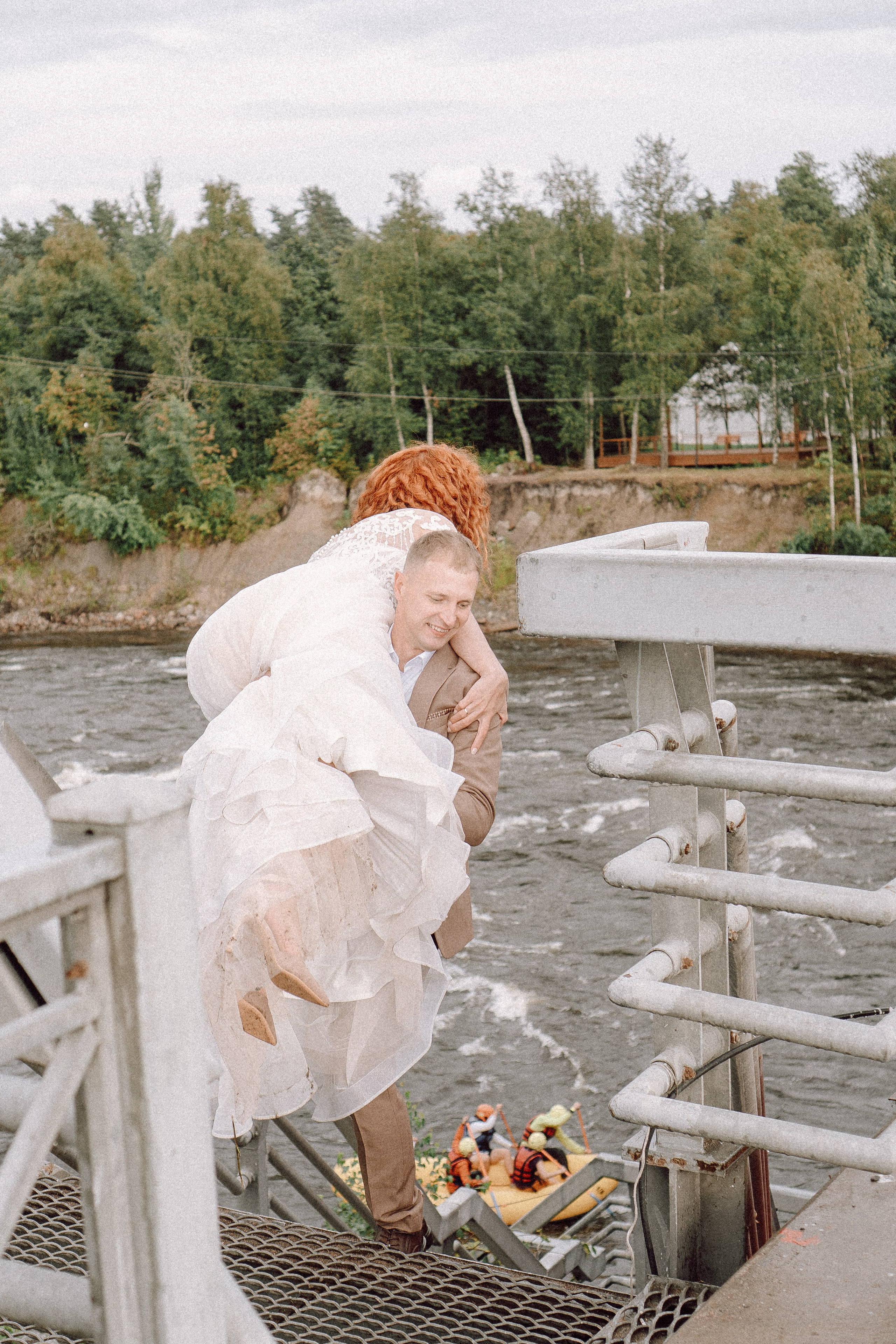 СВАДЕБНАЯ ФОТОСЕССИИЯ ПАРЫ В ГОРОДЕ ПРИОЗЕРСК В СОСНОВОМ ЛЕСУ И С ПИКАПОМ. Профессиональный фотограф, Санкт-Петербург — Виктория Богомолова