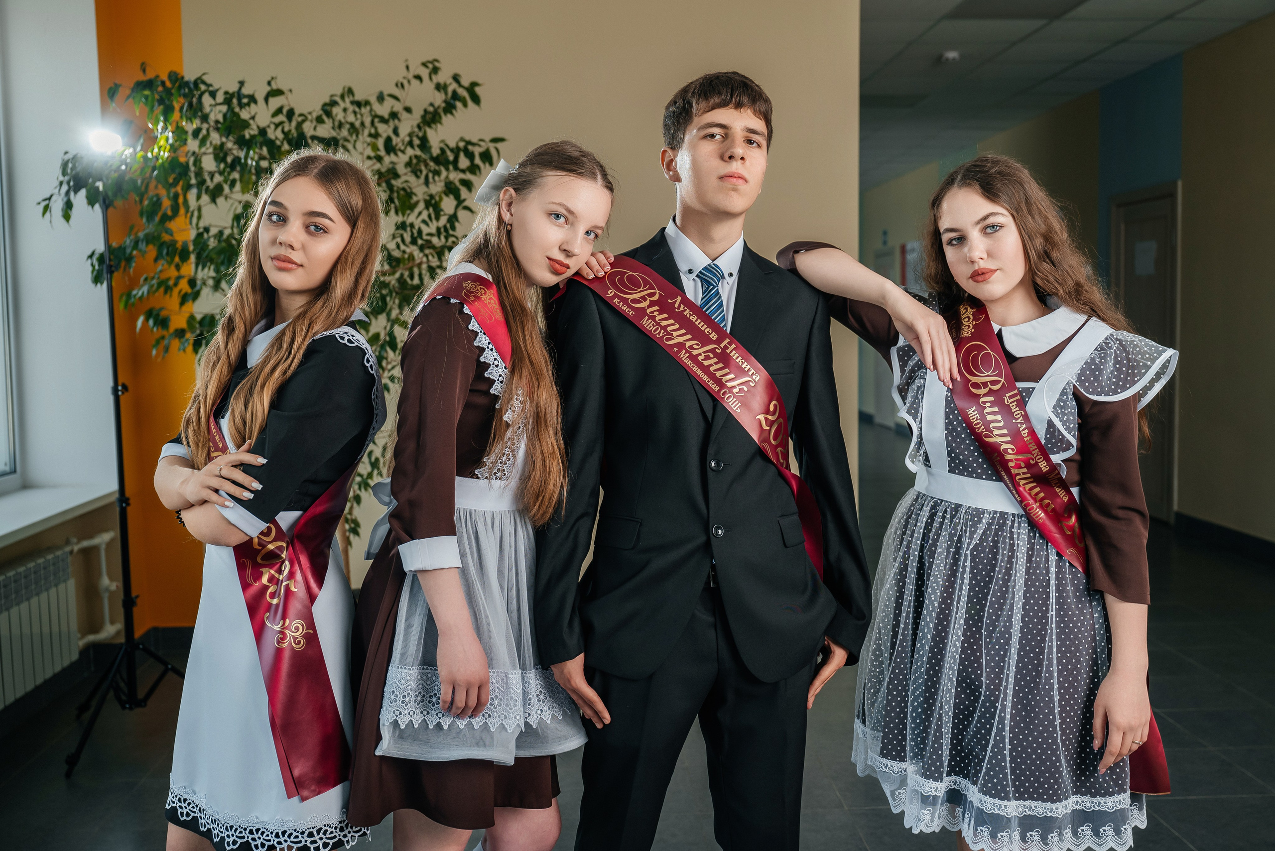 Группы. Школьный фотограф в Валуйках. Фотосессии для выпускников и изготовление выпускных альбомов в городе Валуйки и в Белгородской области