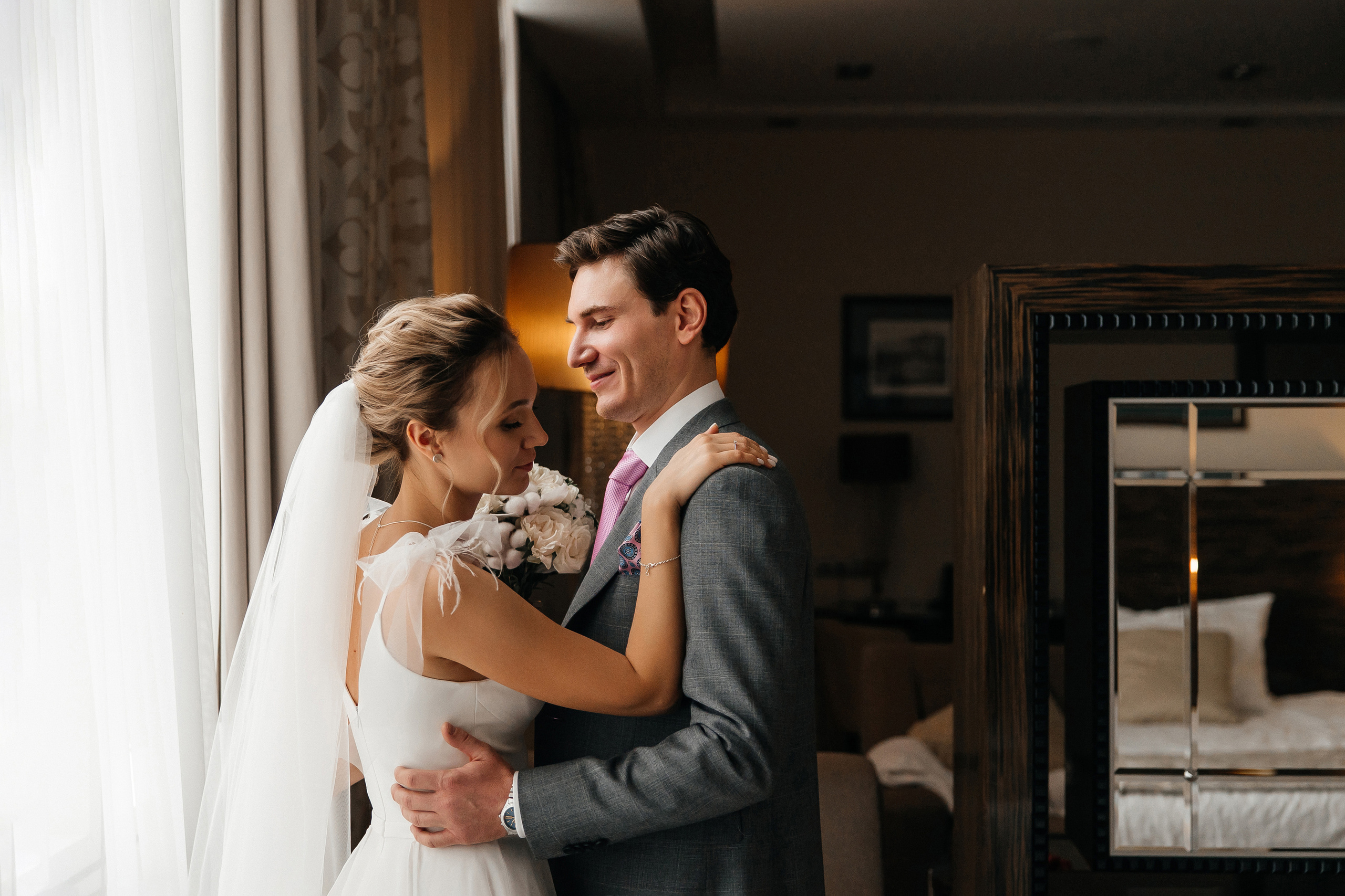 Свадебная фотосессия в отеле Plaza Garden Moscow WTC