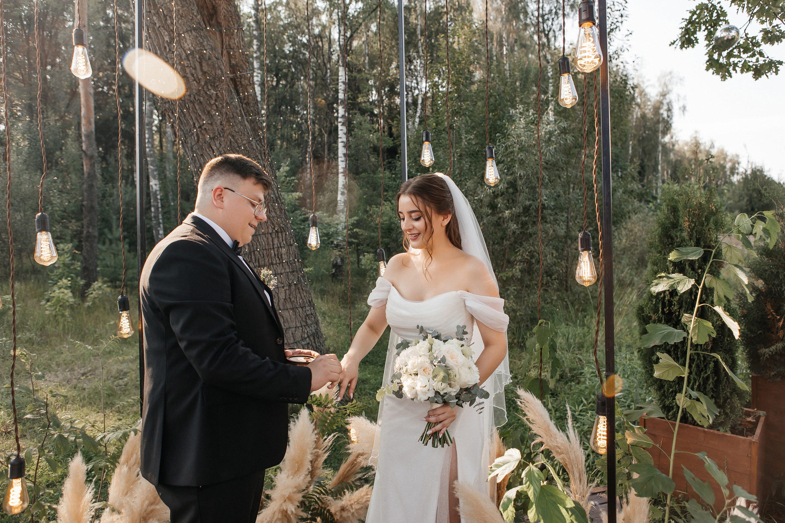 Выездная регистрация Дом у озера