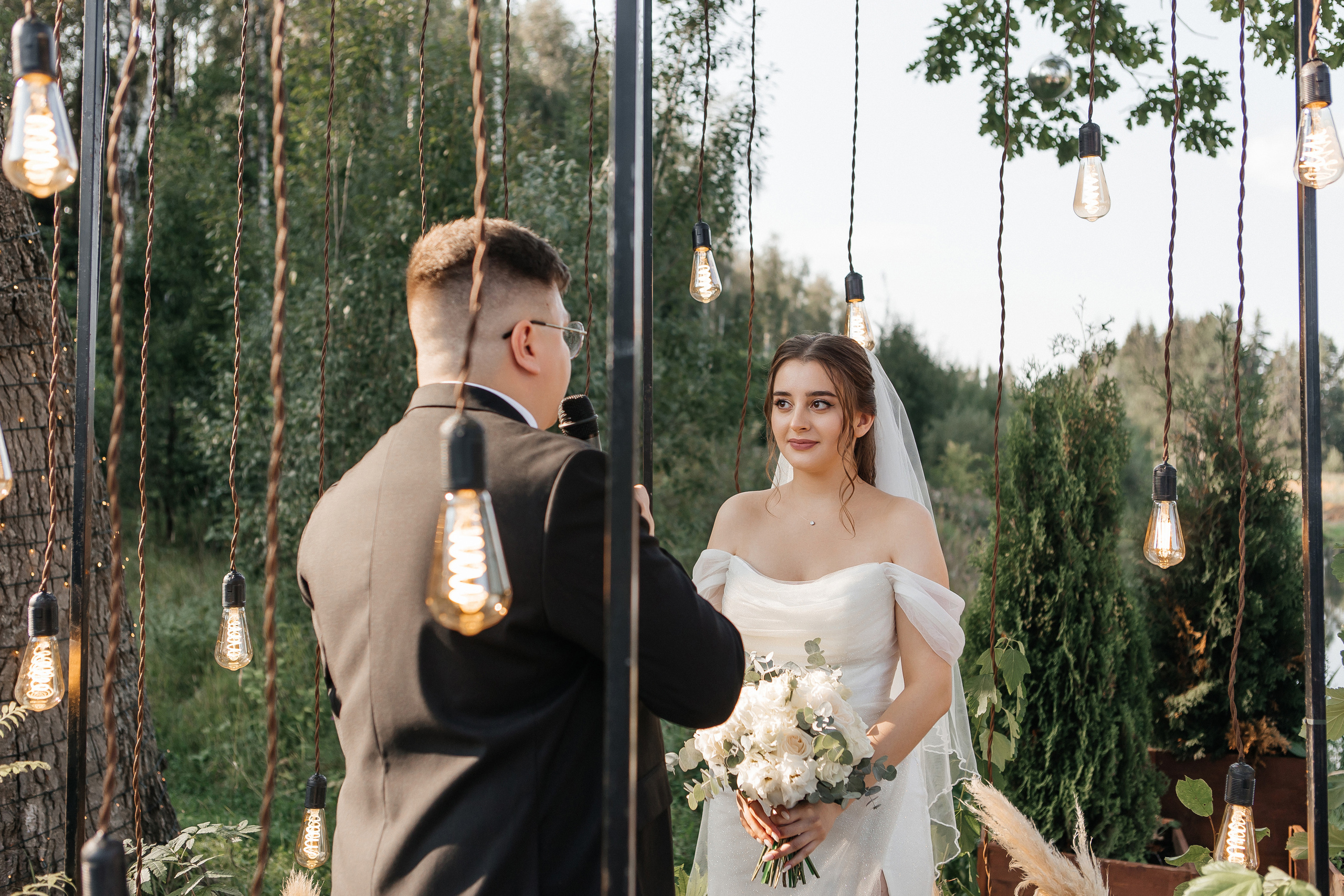 Выездная регистрация Дом у озера