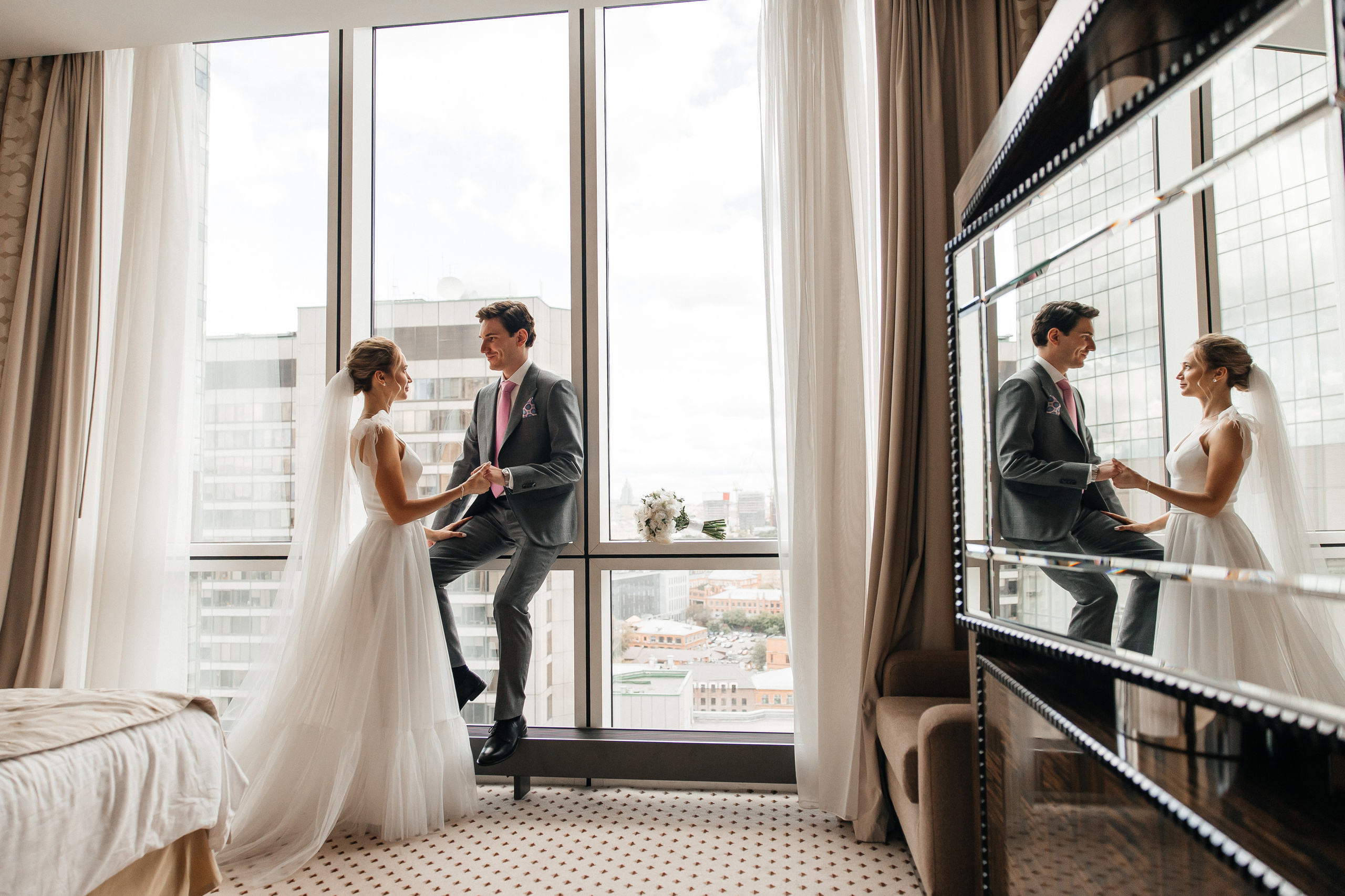 Свадебная фотосессия в отеле Plaza Garden Moscow WTC