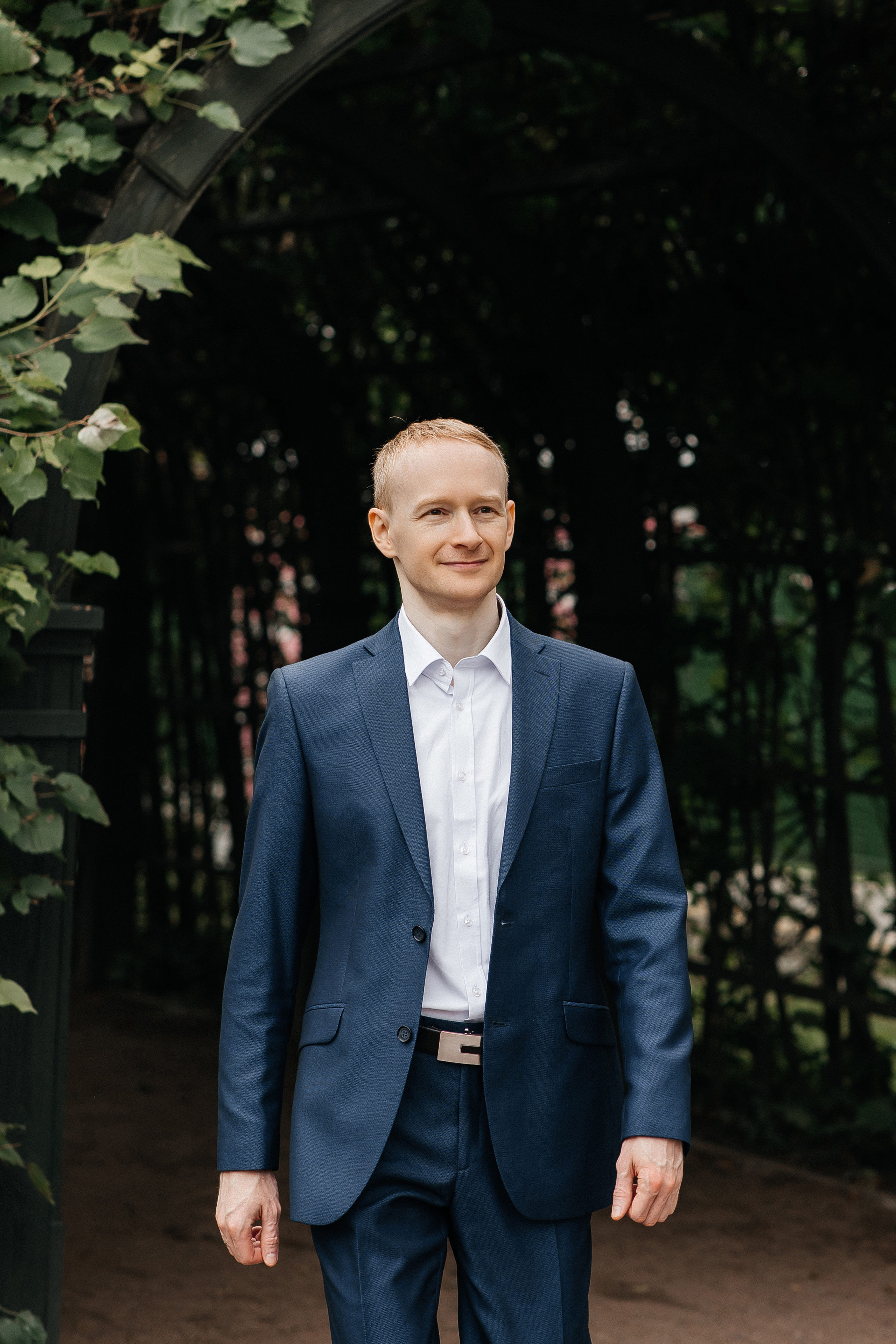 Свадебная фотосессия в усадьбе Кусково. Свадебный фотограф в Москве Дарья Олендарёва