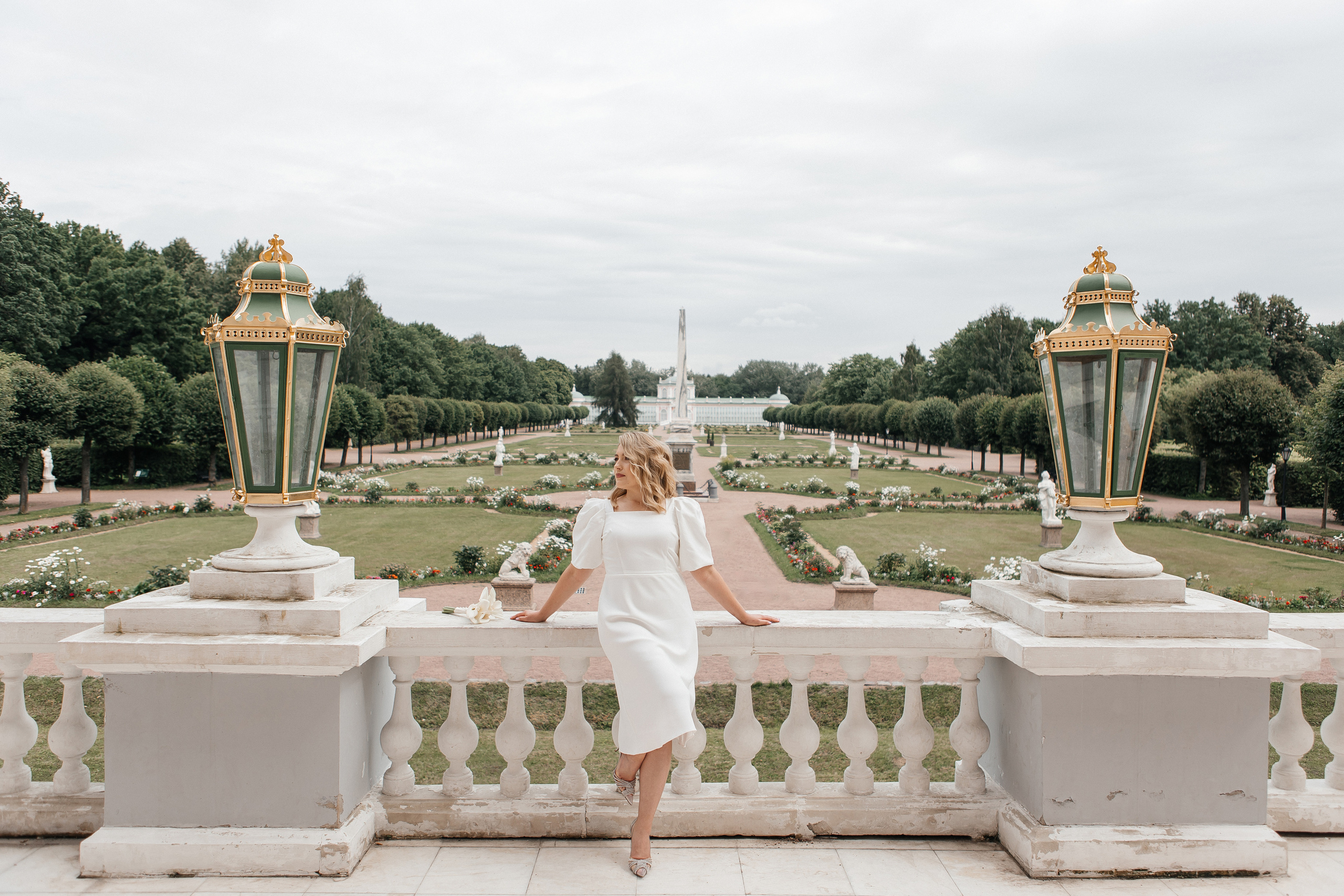 Свадебная фотосессия в усадьбе Кусково. Свадебный фотограф в Москве Дарья Олендарёва