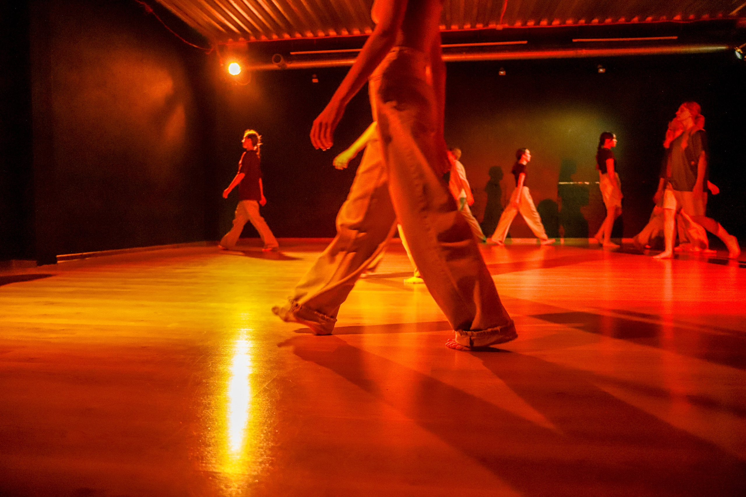 Современный показ Подземка. Небесные ласточки. Фотограф Юлия Мальцева