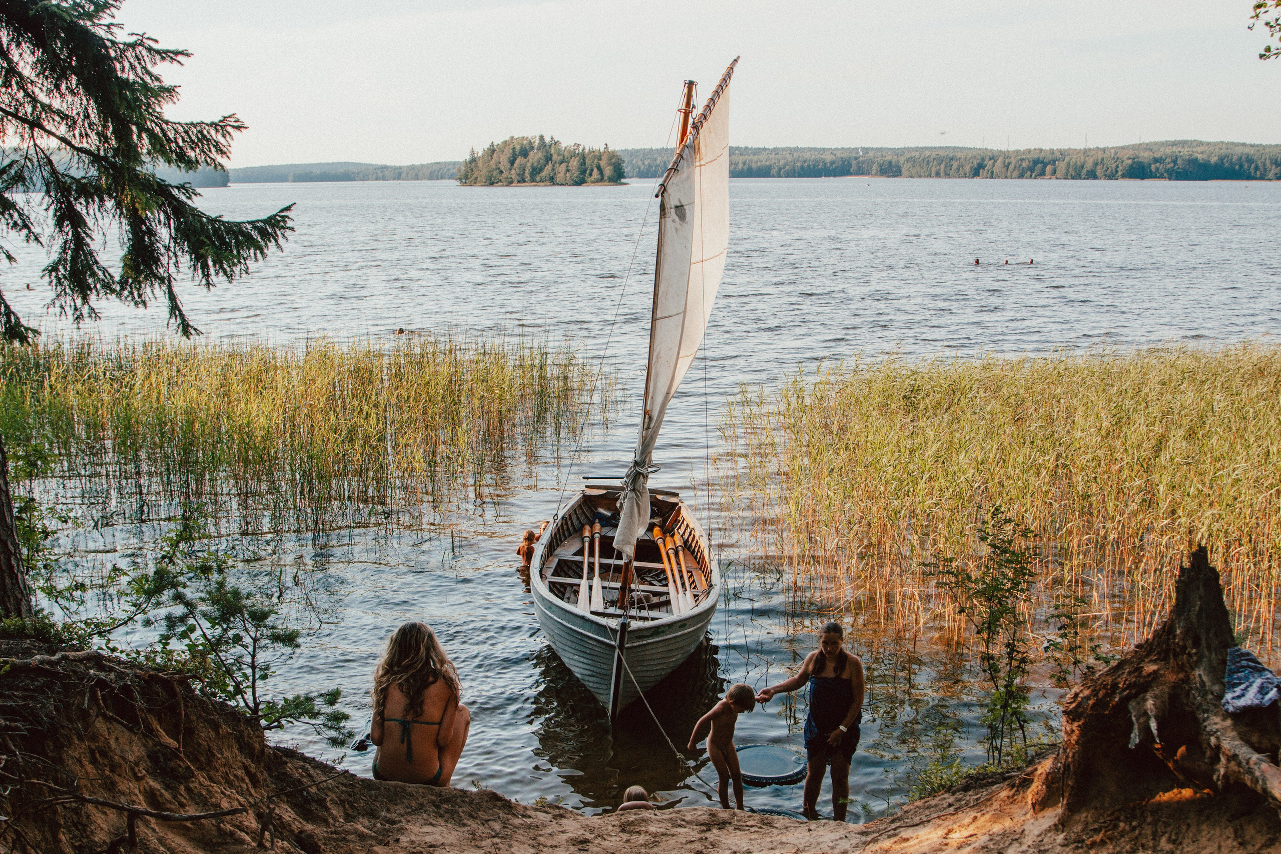 Ленинградская область (серия книг «Крым — Путь к Свободе»)». Репортажный фотограф во Всеволожске и Санкт-Петербурге Владимир Капустин
