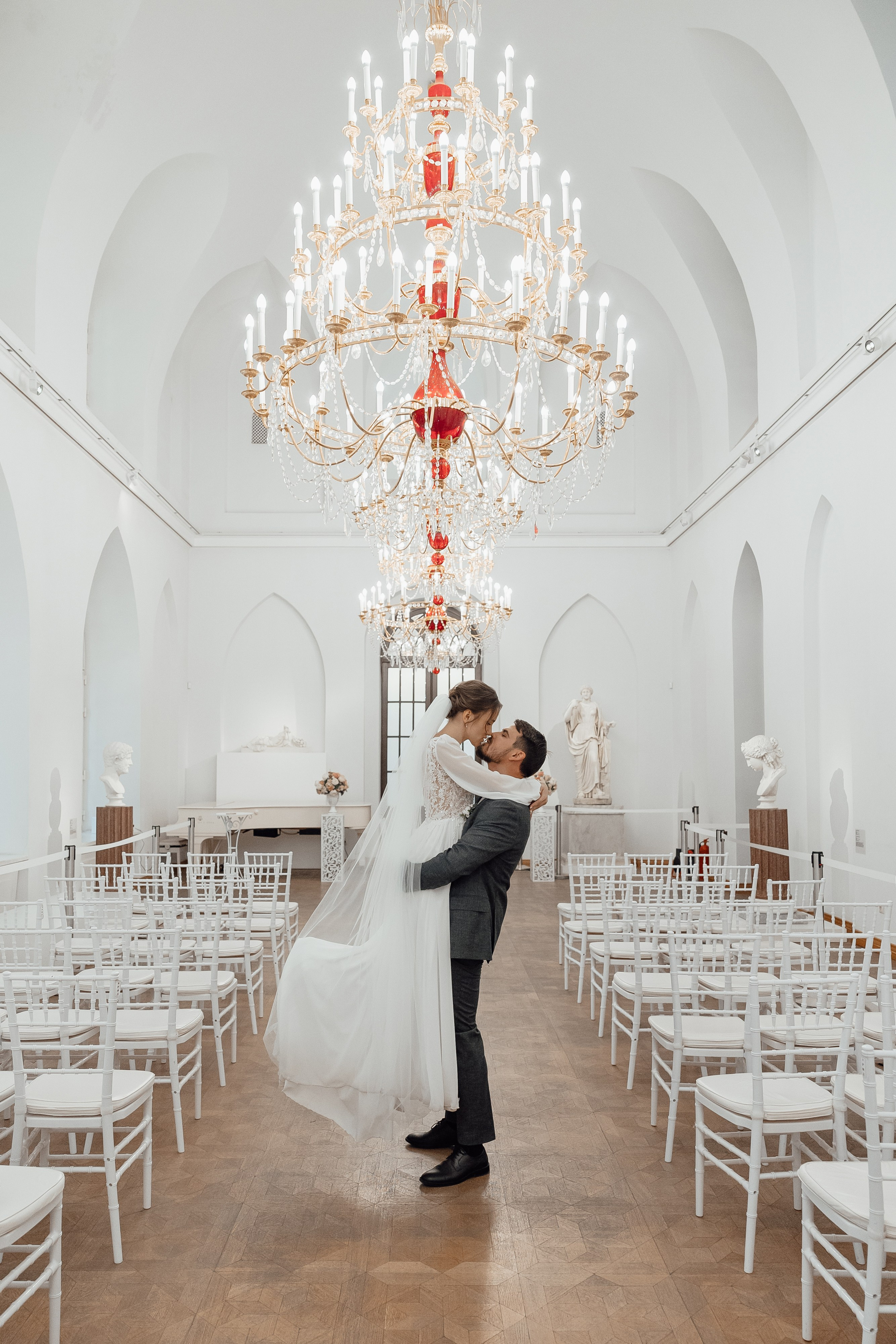 Свадебная фотосессия в Оперном доме Царицыно