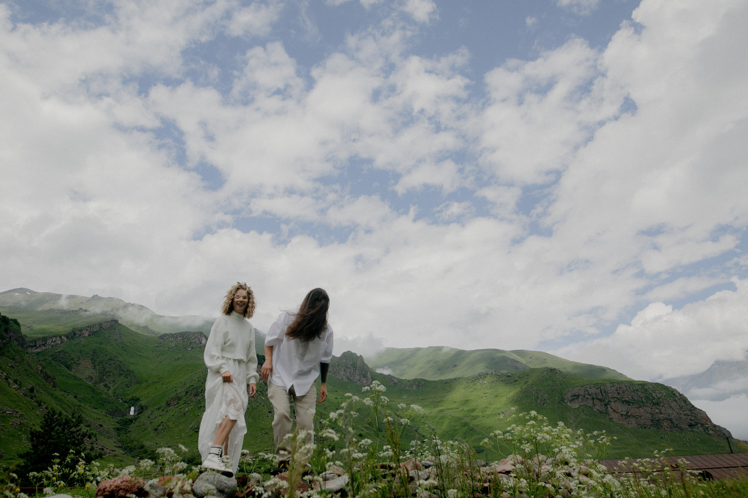 Nikita & Nastya. Wedding at Kazbeg. Свадебный фотограф Грузия Alex and Polly