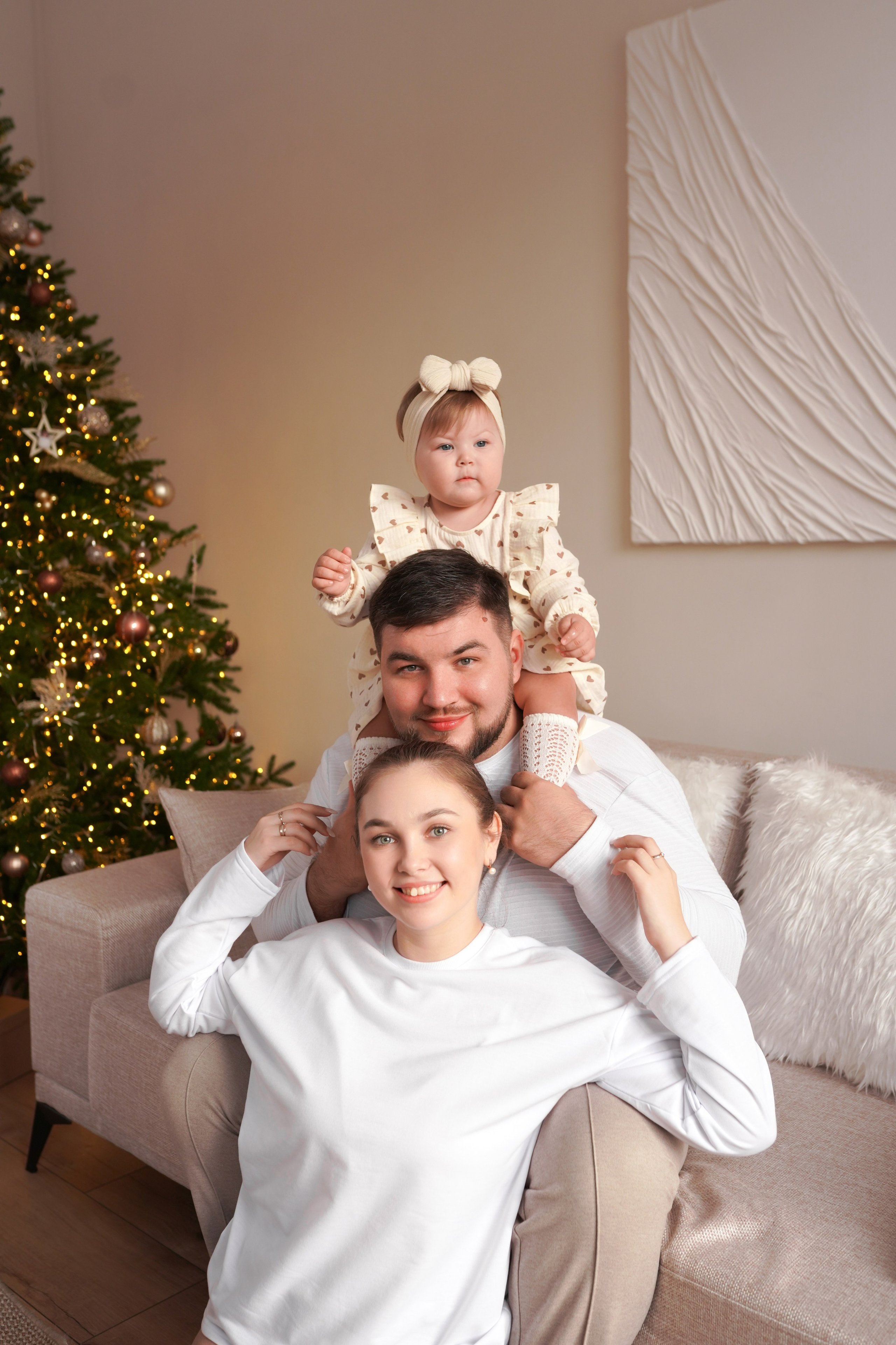 Семейная новогодняя фотосъемка в студии. Фотограф Ким Наталья в Красноярске