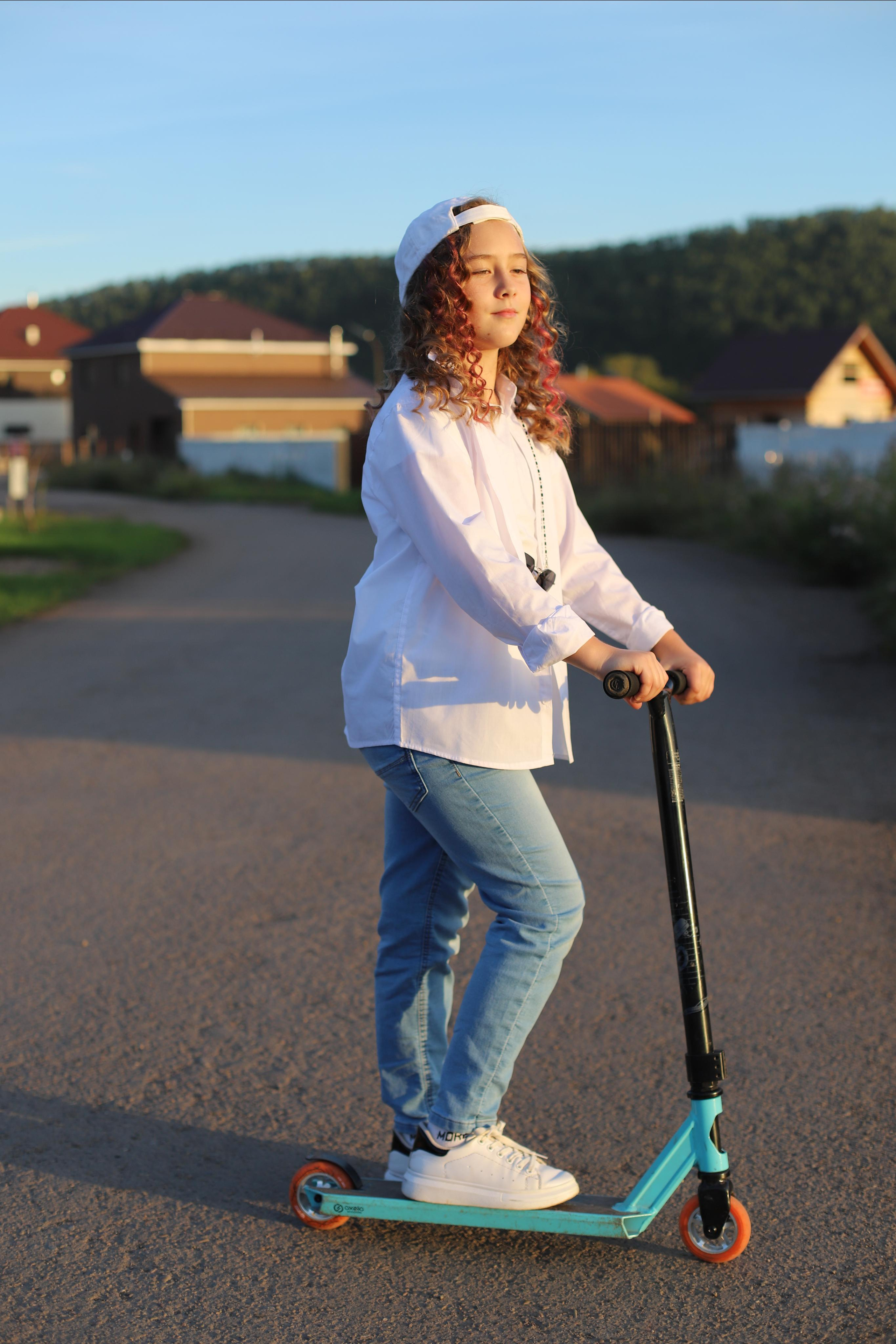 Прогулка на самокате. Семейный и детский фотограф в Красноярске Анна Шори