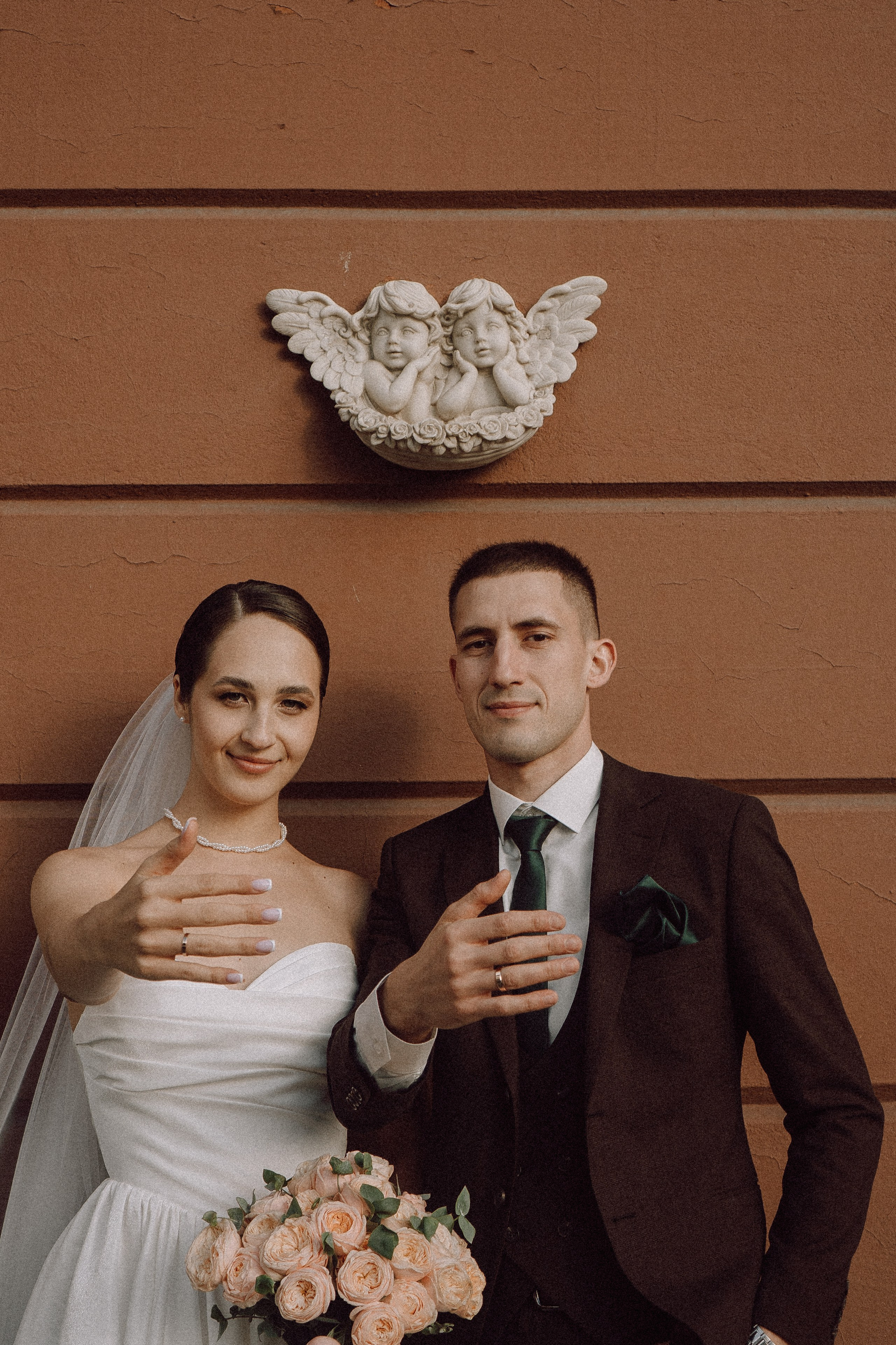 СВАДЕБНАЯ ПРОГУЛКА В САНТК-ПЕТЕРБУРГЕ (ИСАКИЕВСКИЙ СОБОР, ЗИМНЯЯ КАНАВКА, ЭРМИТАЖ И БОЛЬШАЯ МОРСКАЯ УЛИЦА). Профессиональный фотограф, Санкт-Петербург — Виктория Богомолова