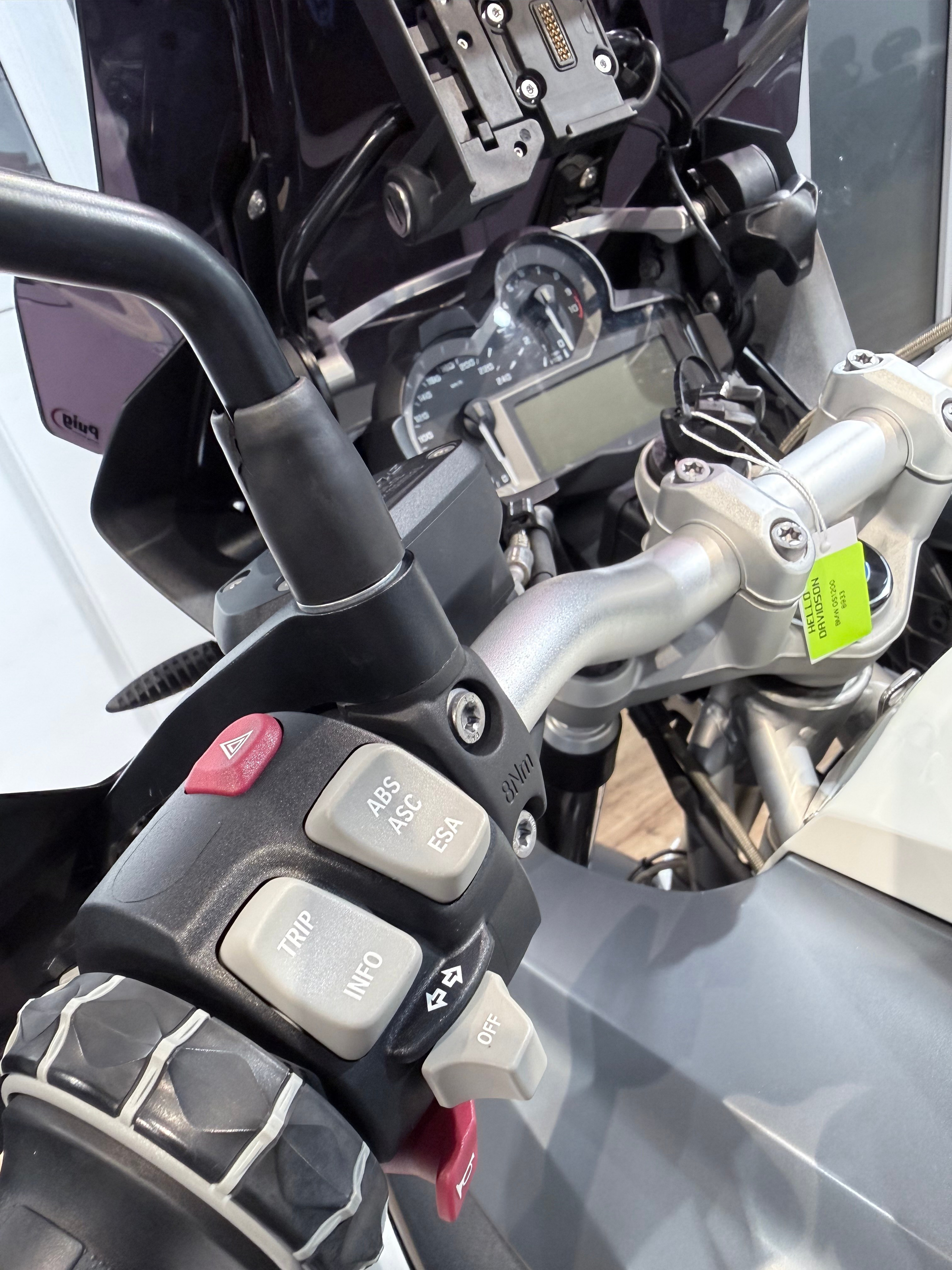 BMW R1200GS Alpine White. Hello Davidson, Москва. Только хорошие мотоциклы…