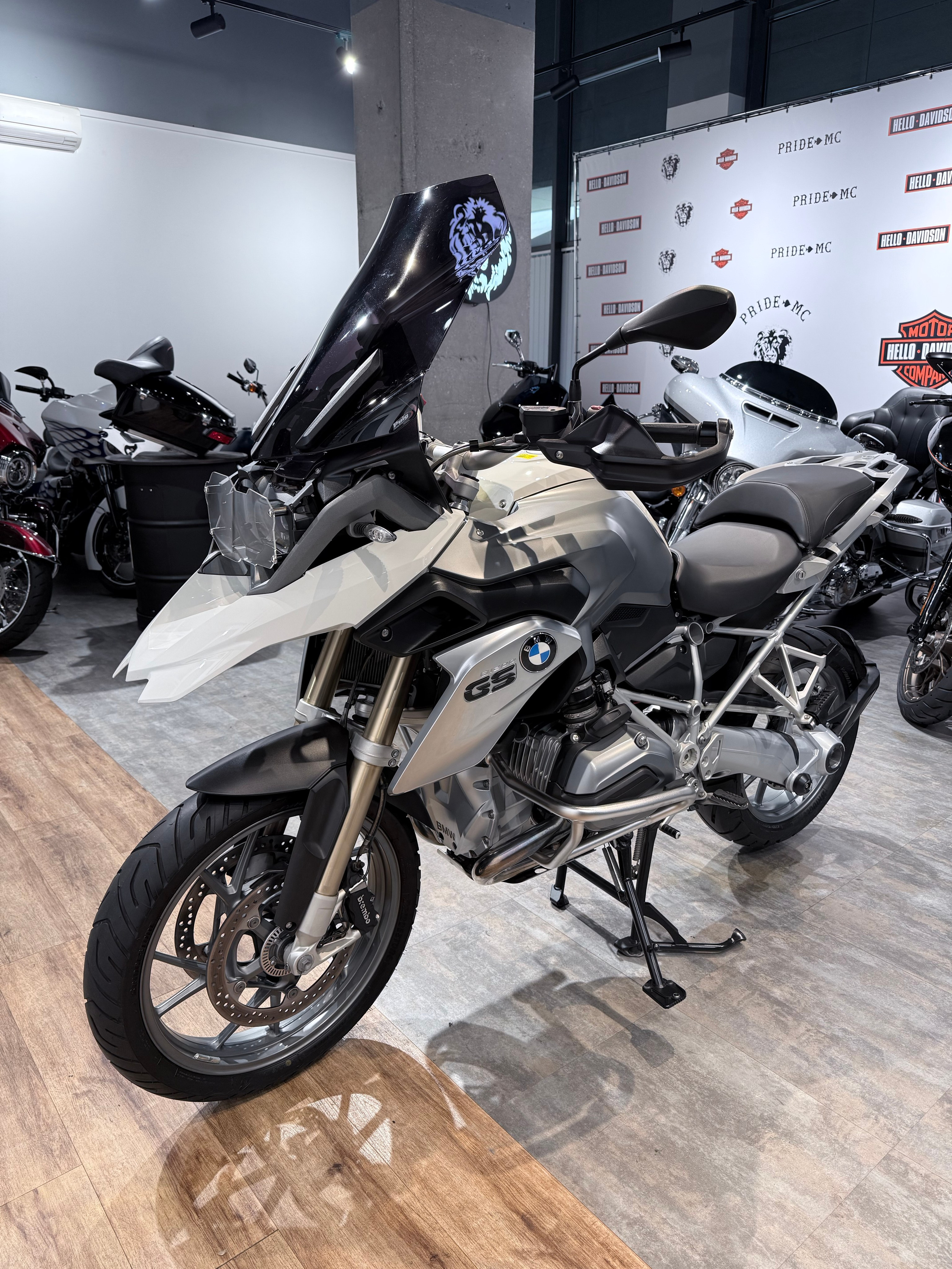 BMW R1200GS Alpine White. Hello Davidson, Москва. Только хорошие мотоциклы…