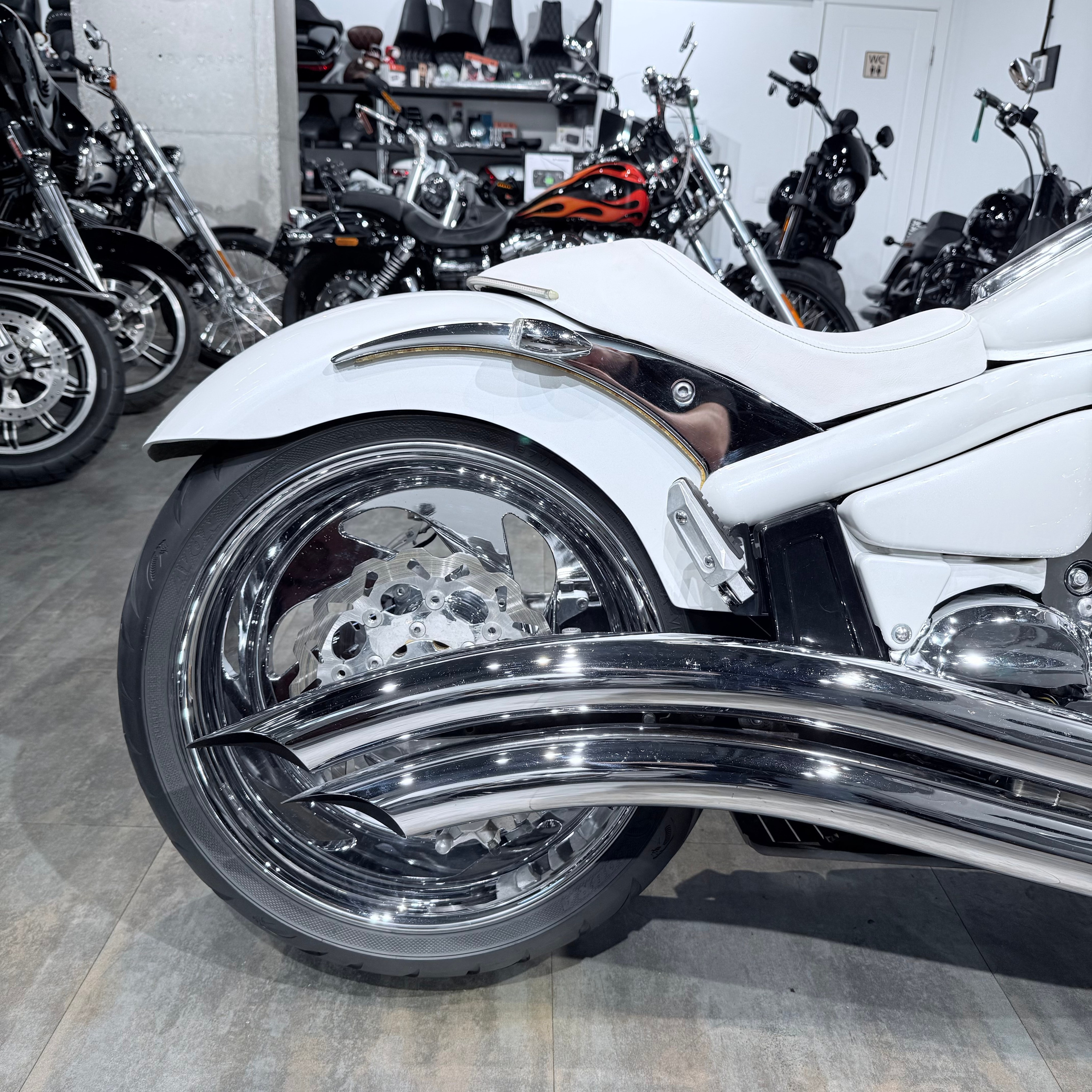 2007 SUZUКI М109R Whitе Hunter. Hello Davidson, Москва. Только хорошие мотоциклы…