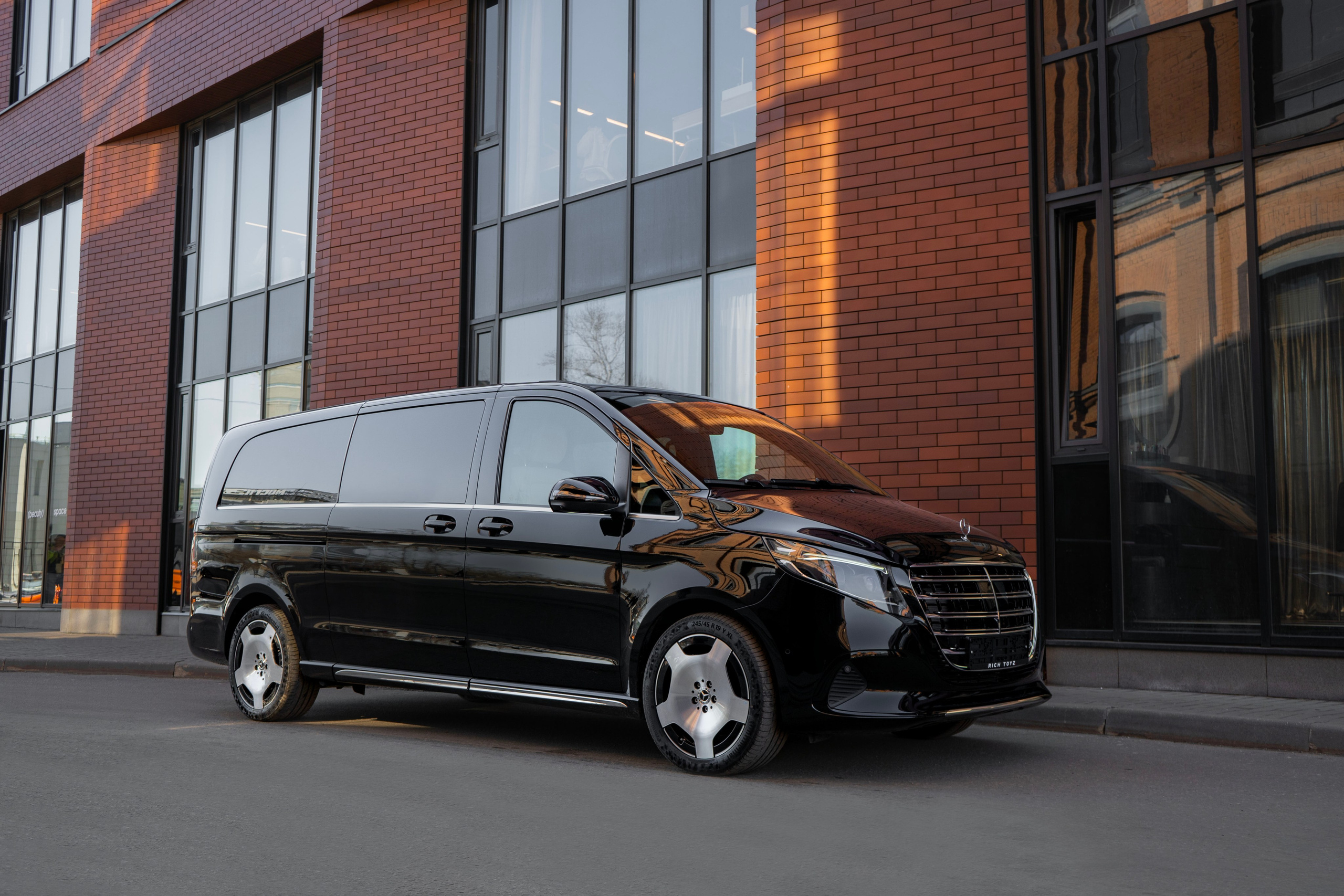 Mercedes-Benz V-class