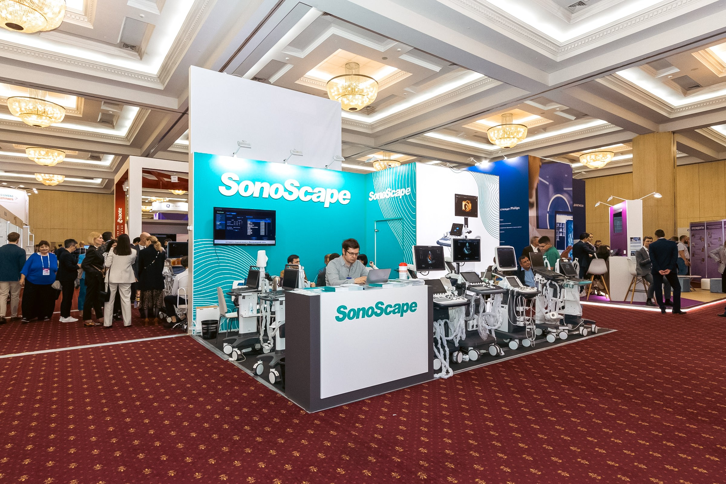 Съёмка стенда на выставке. Фотограф на мероприятие в Москве Марик