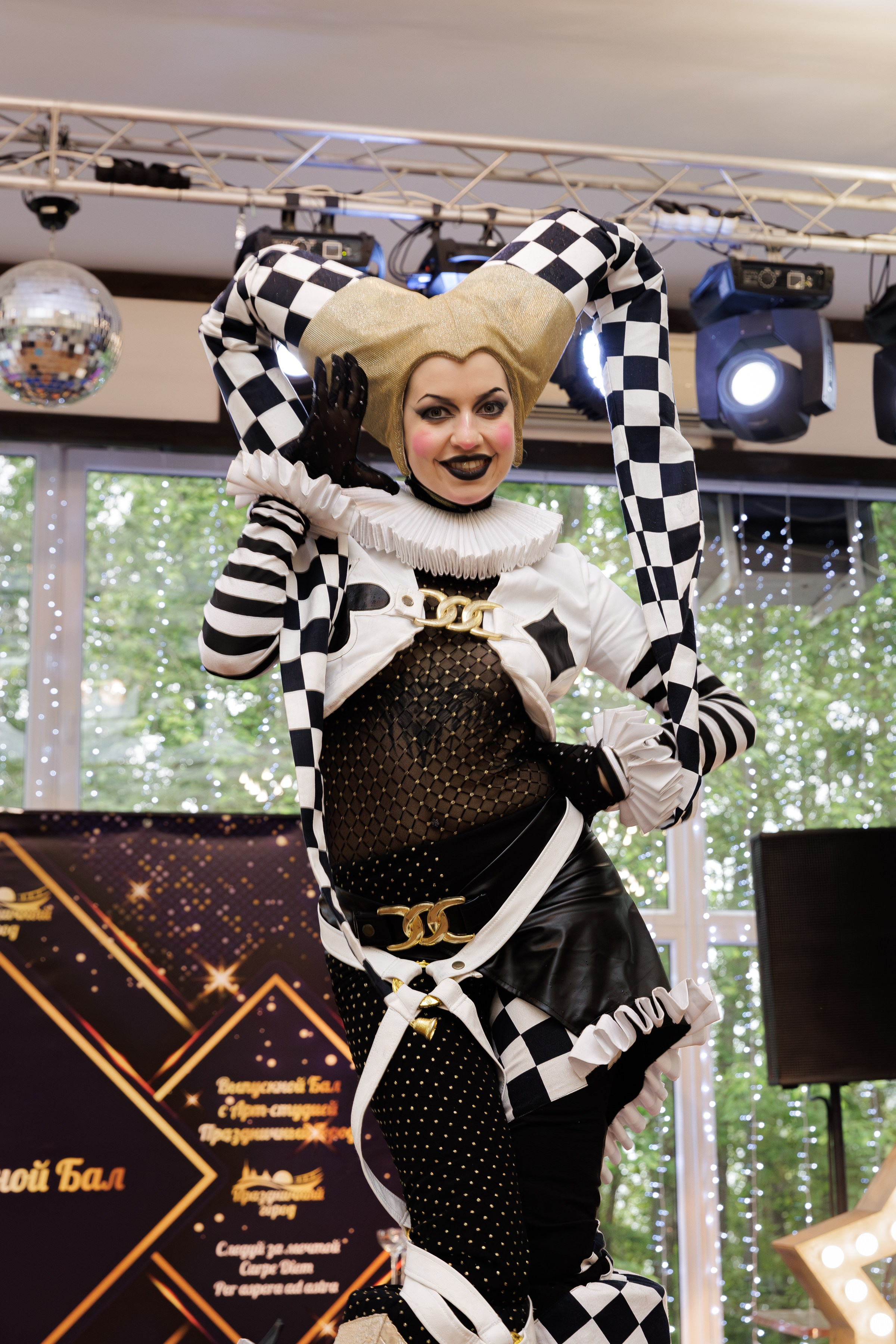 Драгунский выпускной. Маша Гонтарь Семейный домашний репортажный фотограф в Санкт-Петербурге