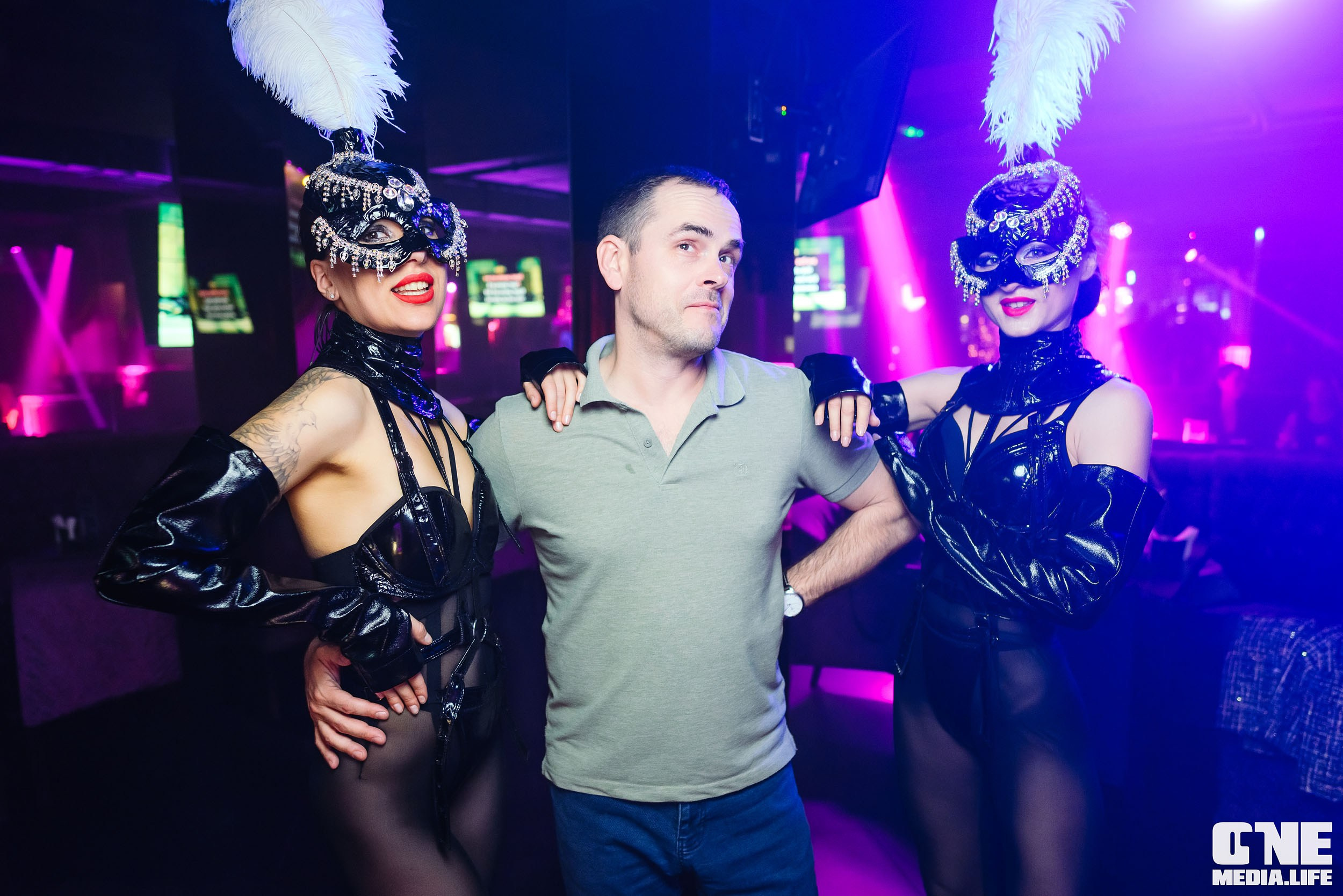 Субботняя вечеринка в караоке-клубе Эйфория. One Media Life: фоторепортажи, фотоотчеты с мероприятий и заведений