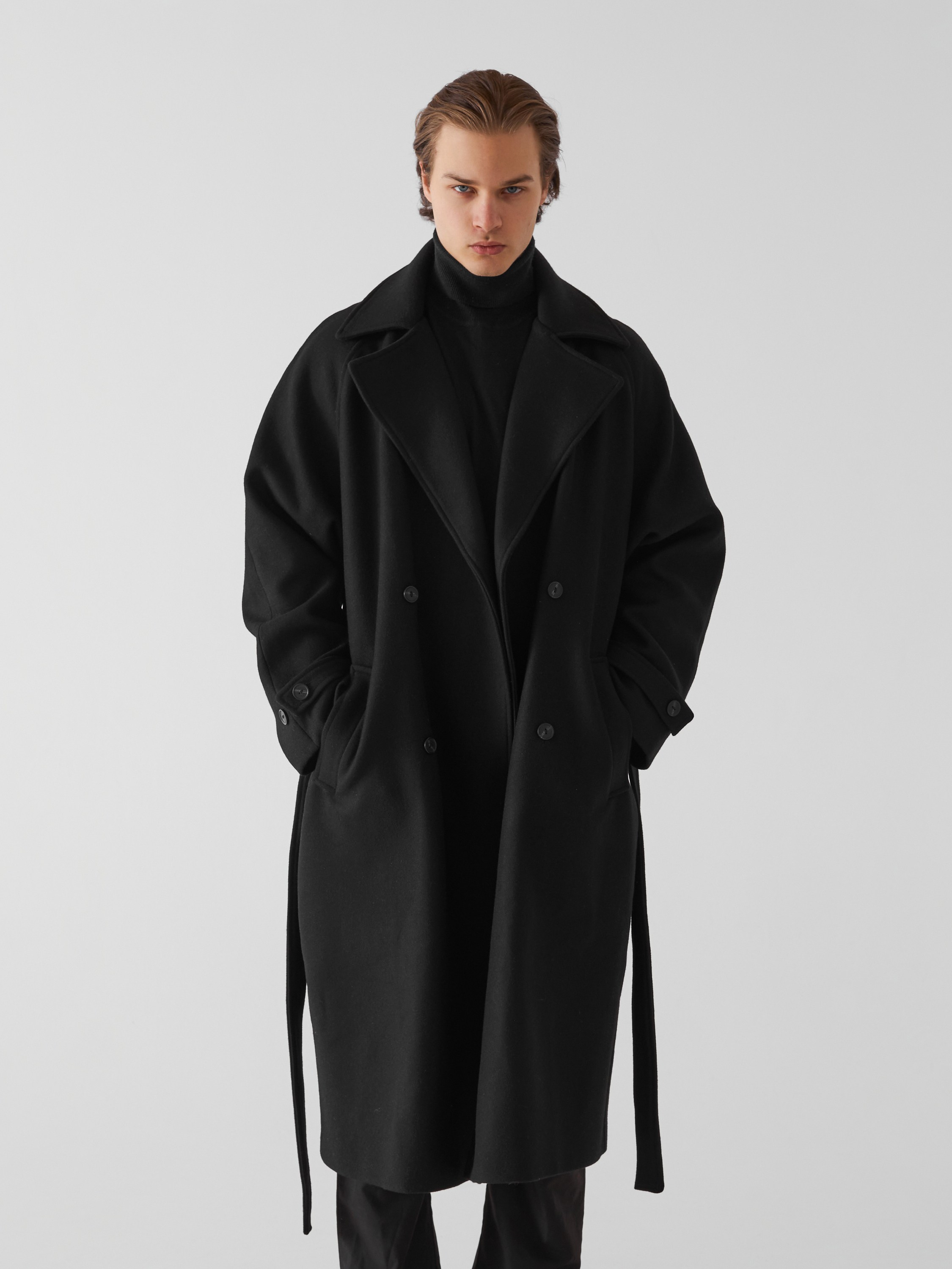 Фотосъемка мужского пальто Екатеринбург Wildberries ВБ Ozon Озон фотосессия одежды Екб заказать цена фотосъемка товара WB маркетплейс карточ. Фотограф Екатеринбург Анастасия Жерновская | Маркетплейсы и нейрофото