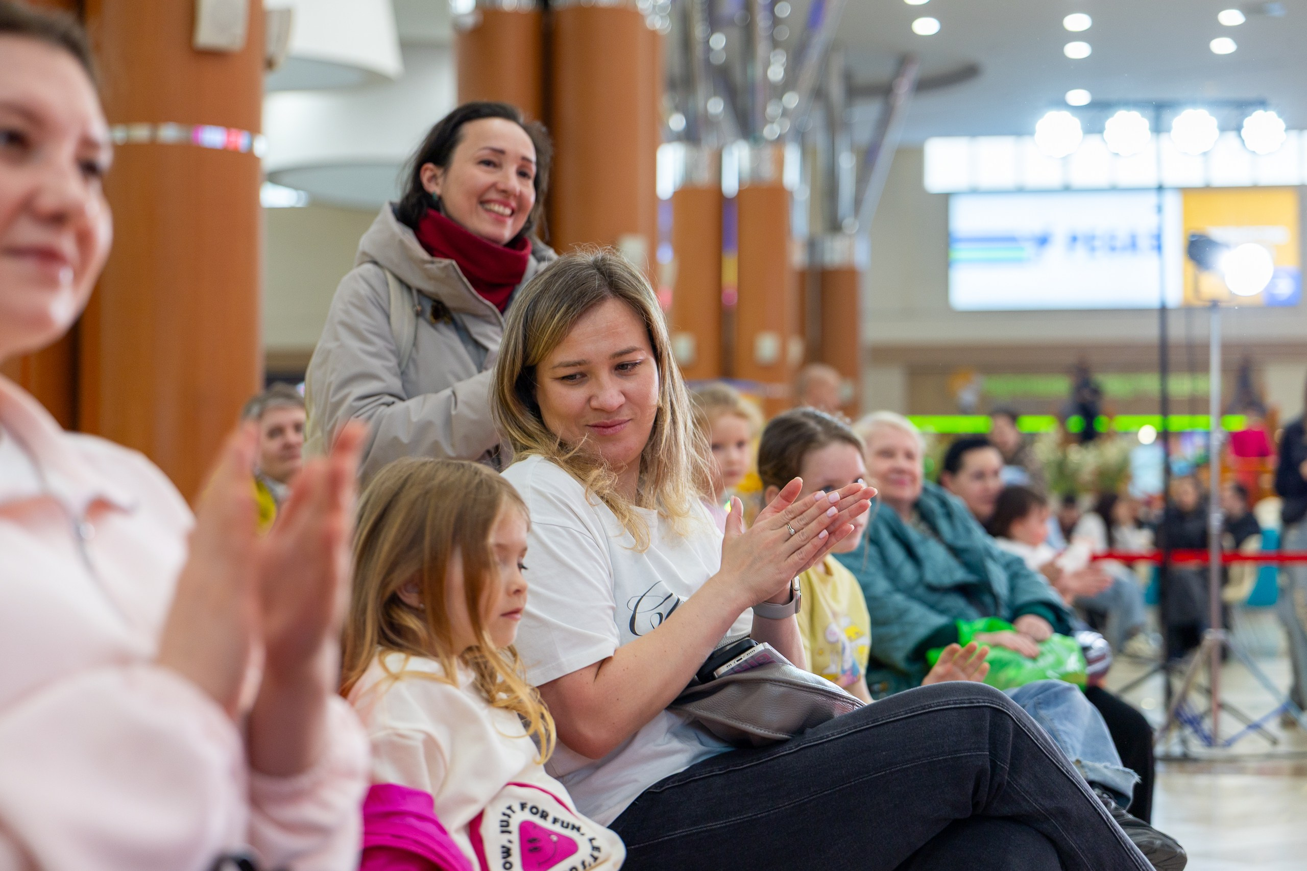 Показ брендов. ТЦ Южный. Апрель 2026. Спортивный, репортажный и портретный фотограф в Казани Алексей Горячев