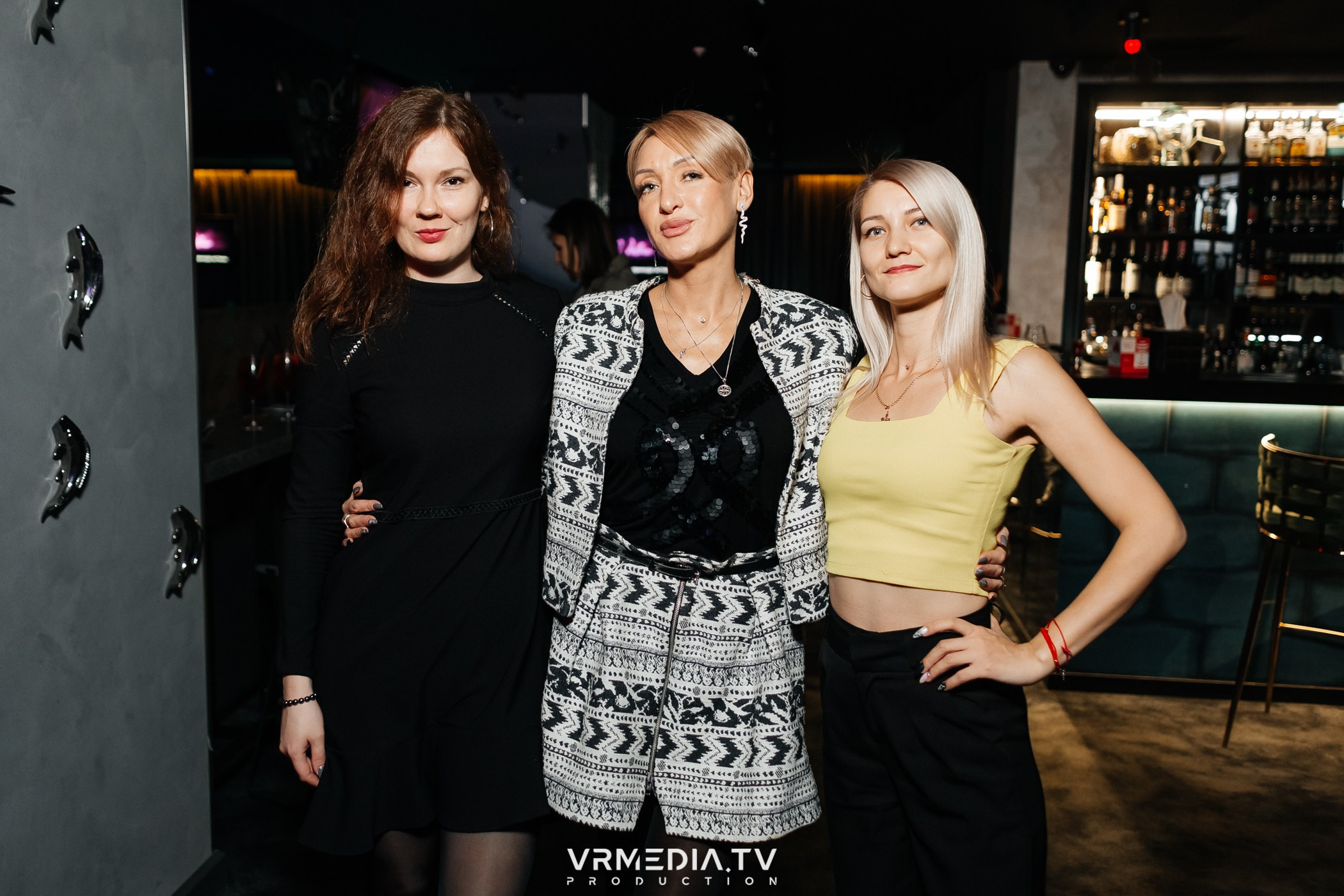 ЗИМА ХОЛОДА в караоке-баре «Volna»