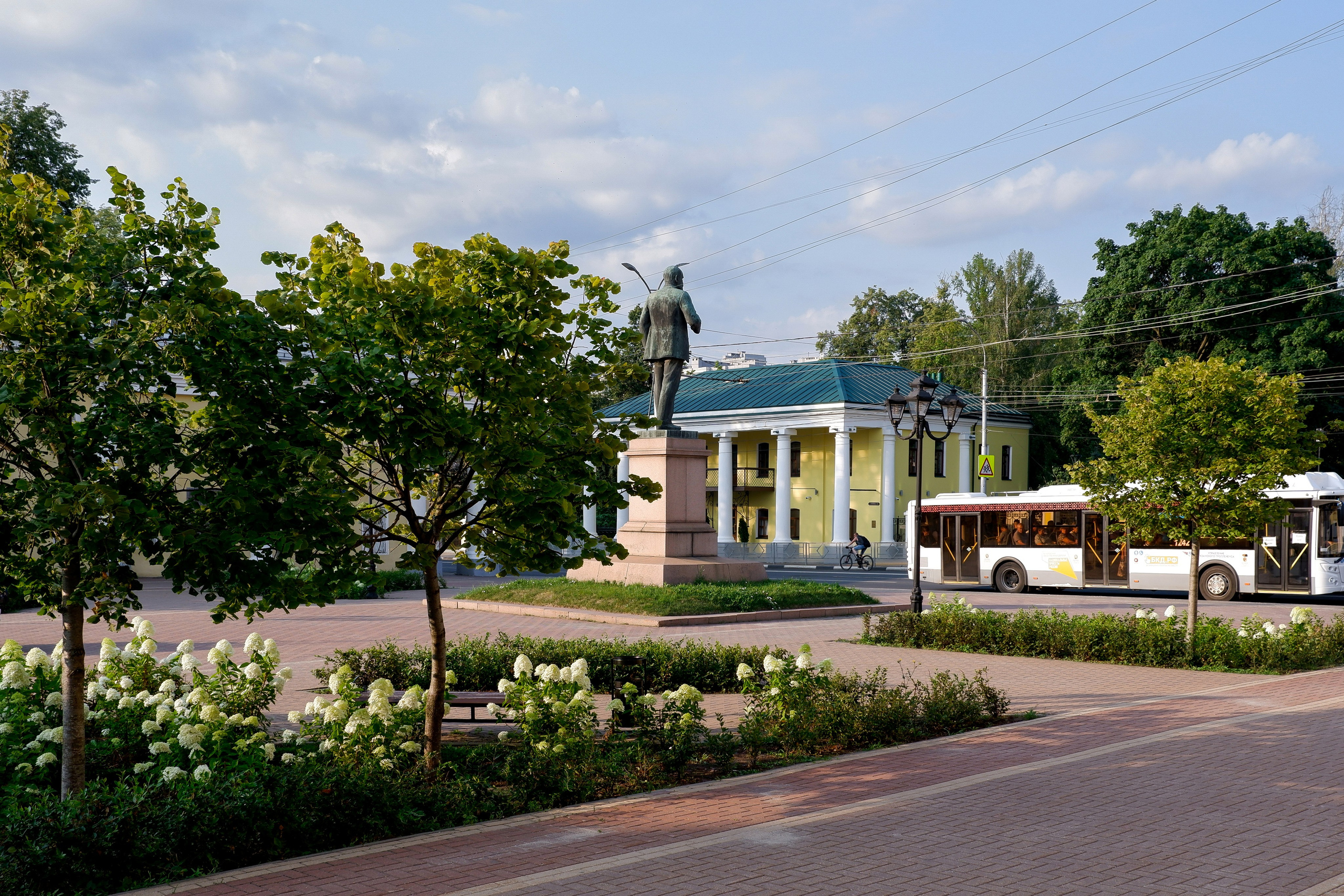 Сквер имени Павлова. Михаил Мулач | Архитектурный фотограф