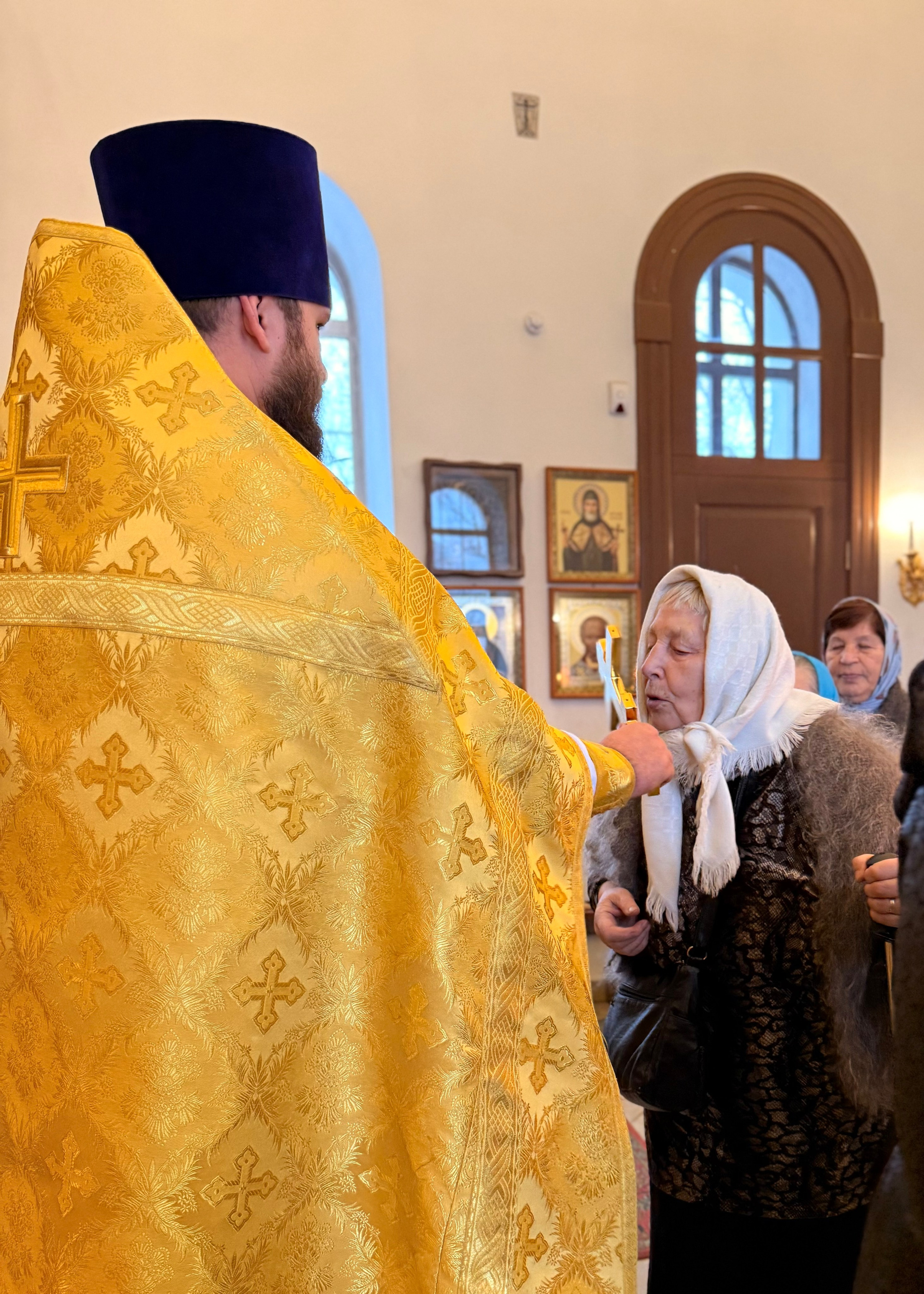 Божественная литургия в храме Нечаянной Радости. Саратовское Юго-Западное благочиние