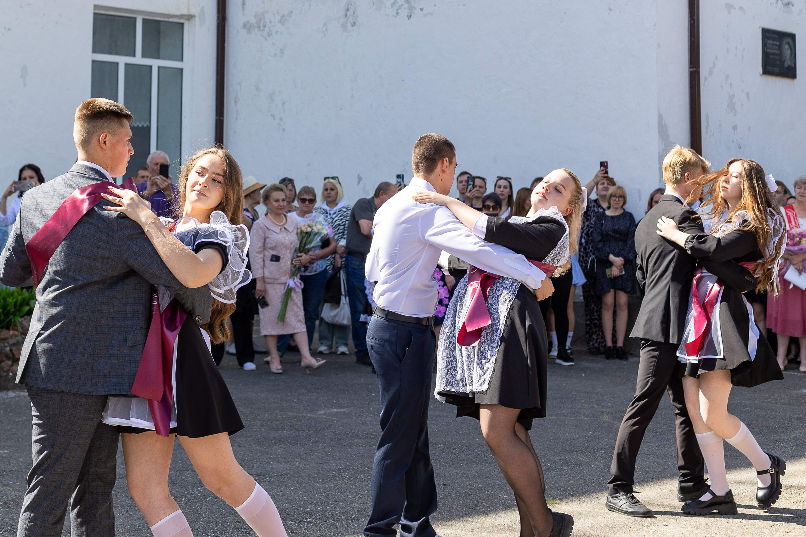 Последний звонок. Выпускные альбомы Майкоп, Краснодар Елена Золотарева
